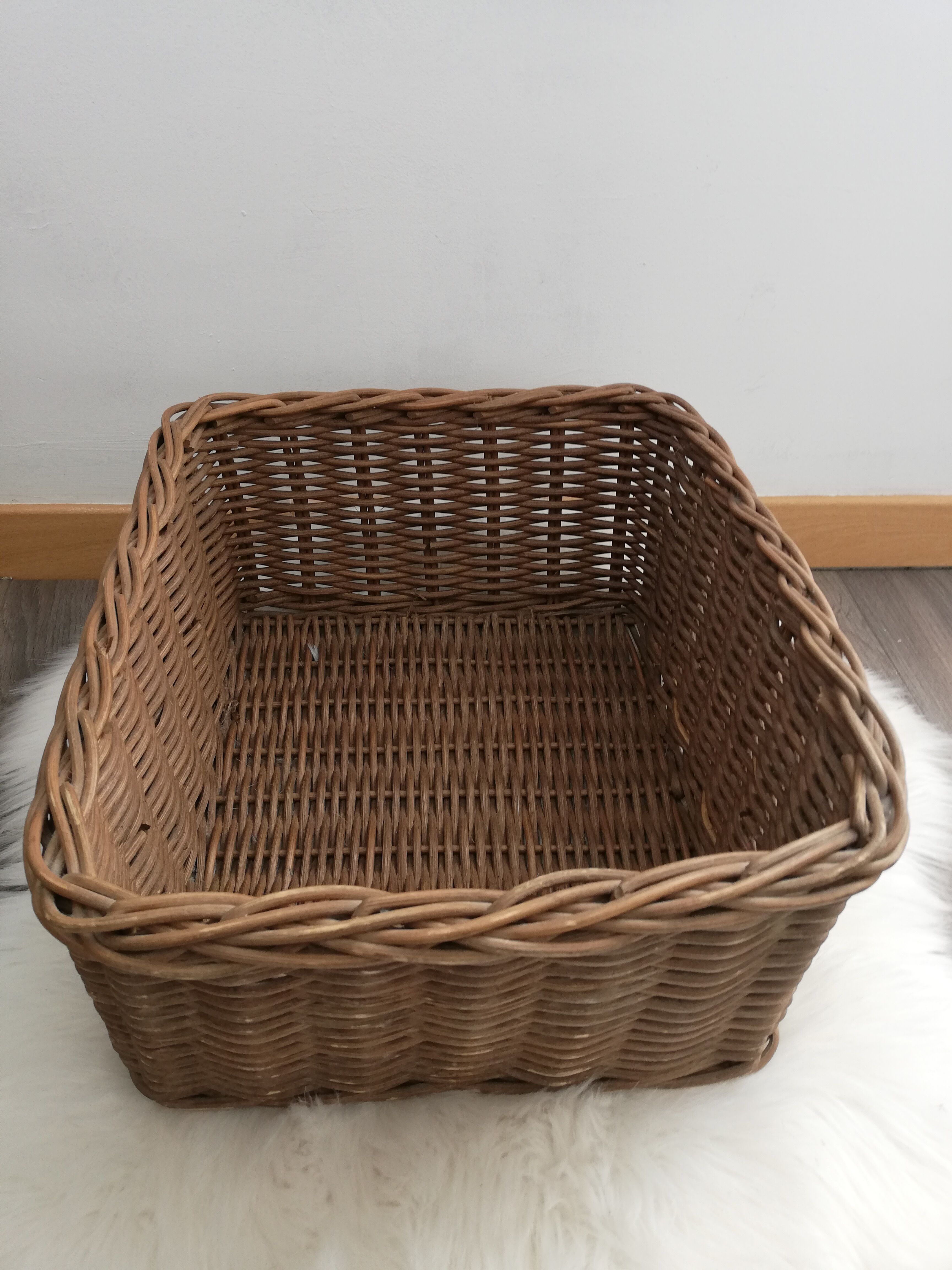 Rectangular wicker basket
