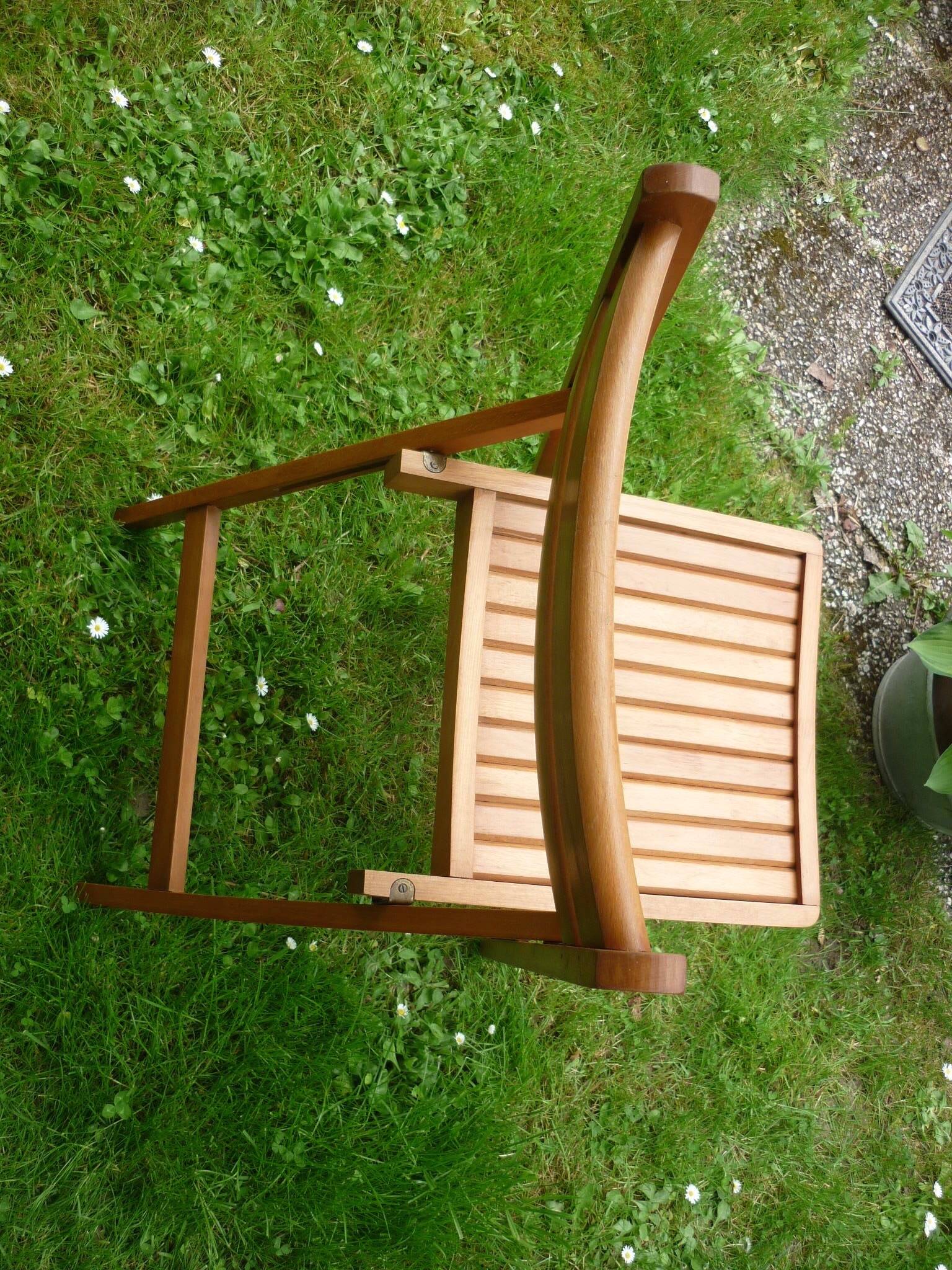 Vintage blond wood folding chair