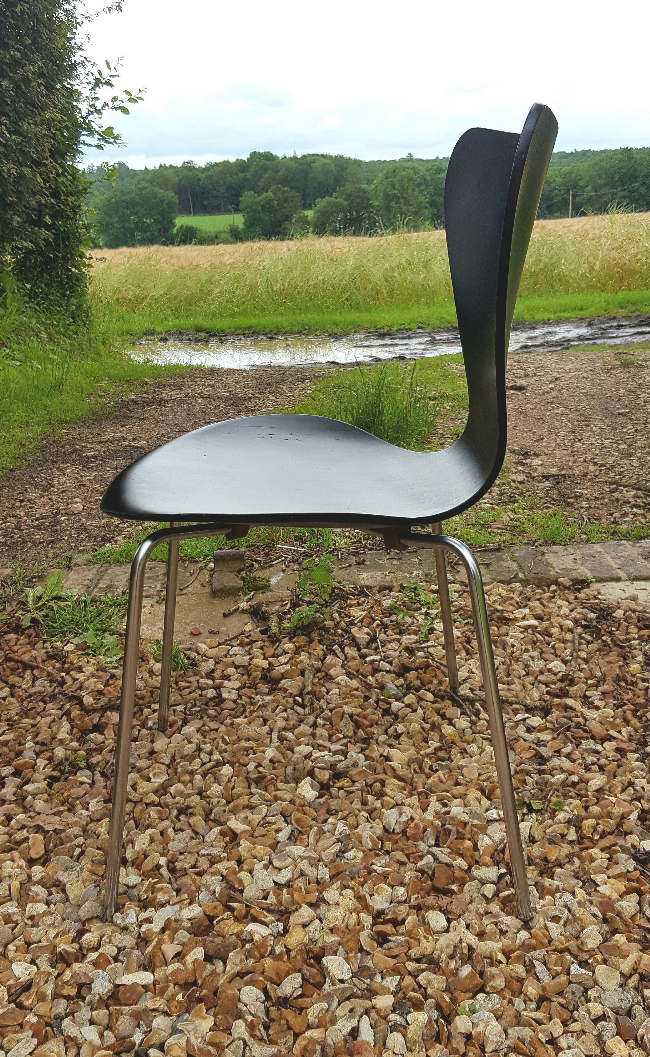 Jacobsen chair series 7 old edition