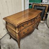 Style chest of drawers