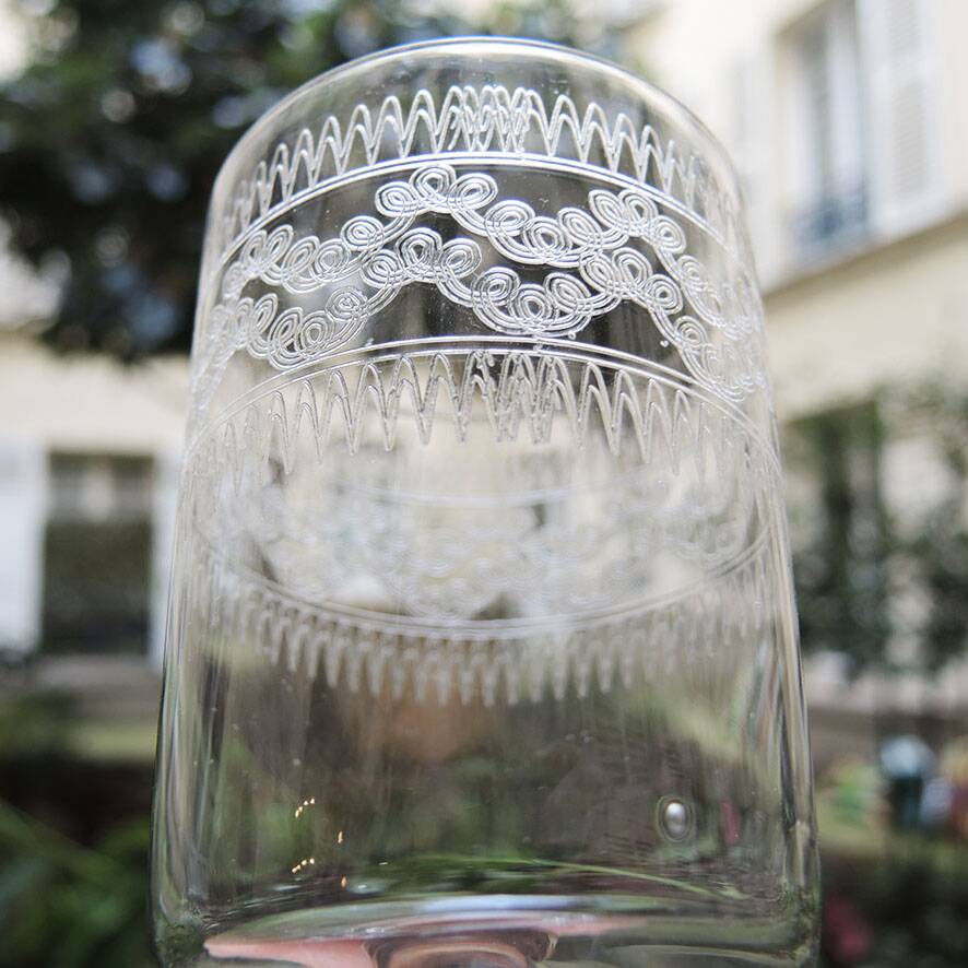 4 engraved transparent stemmed glasses by Baccarat