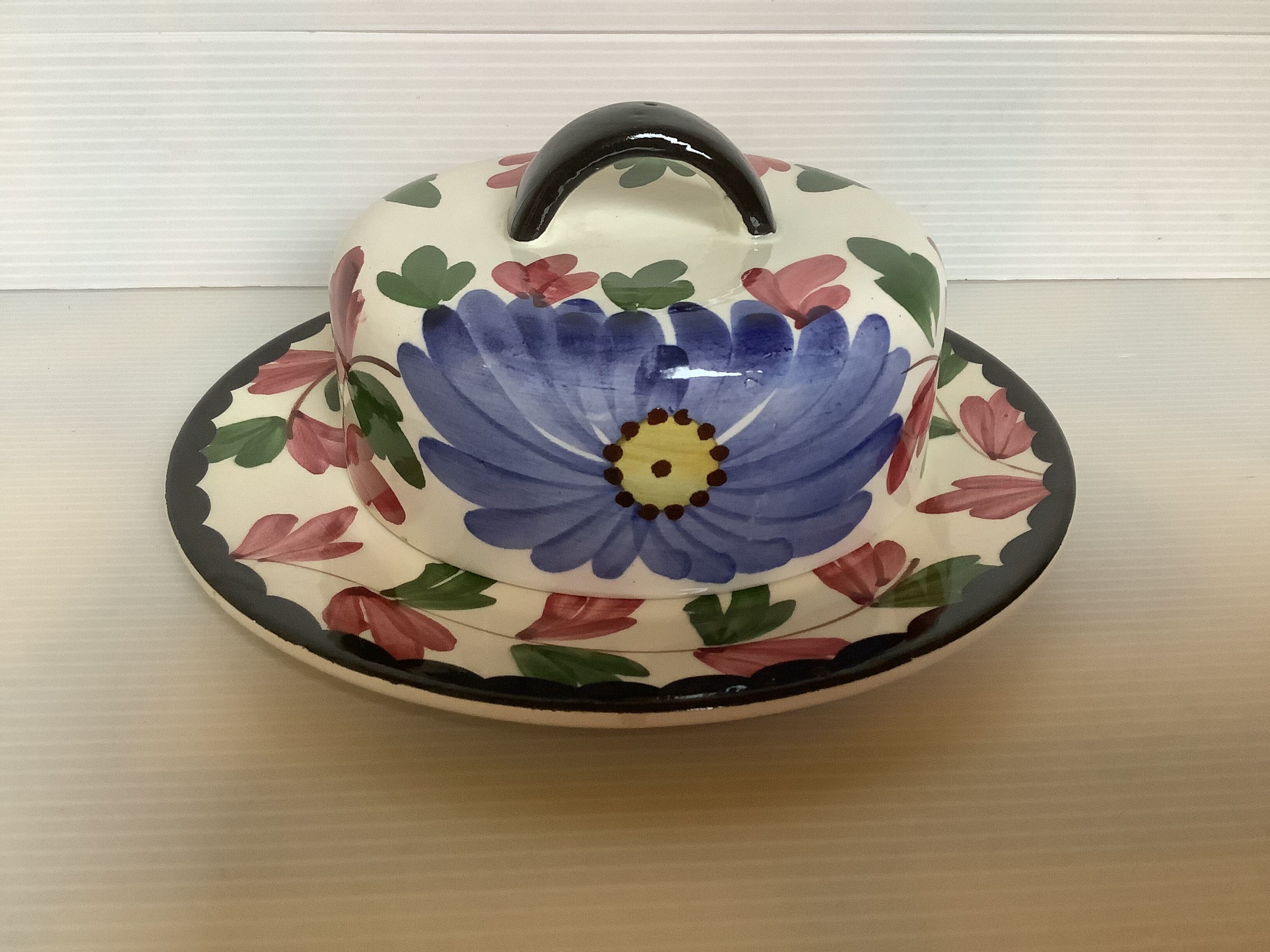 Bell butter tray majolika schramberg