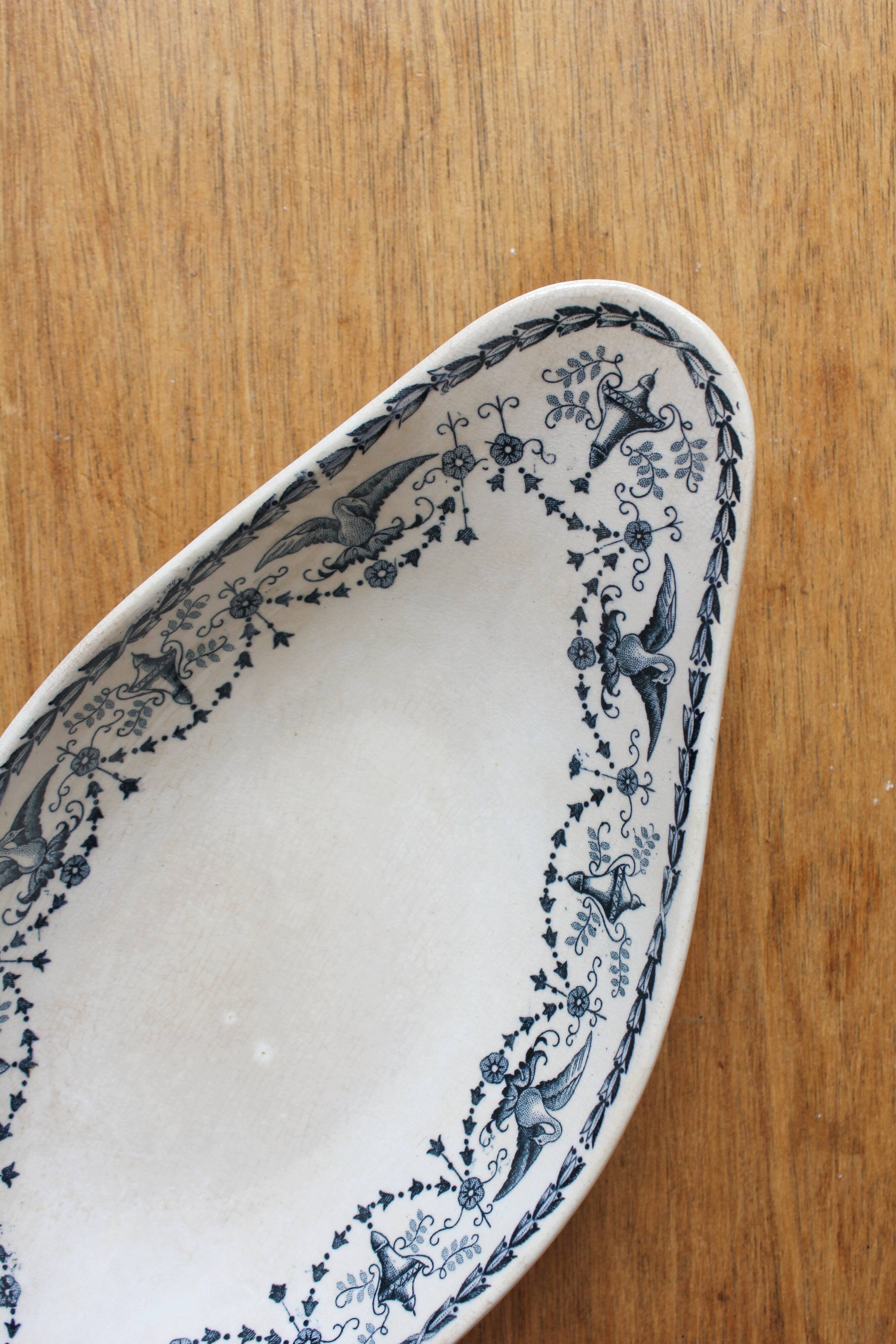 Flat dish in ironstone model "Primerose" Badonviller