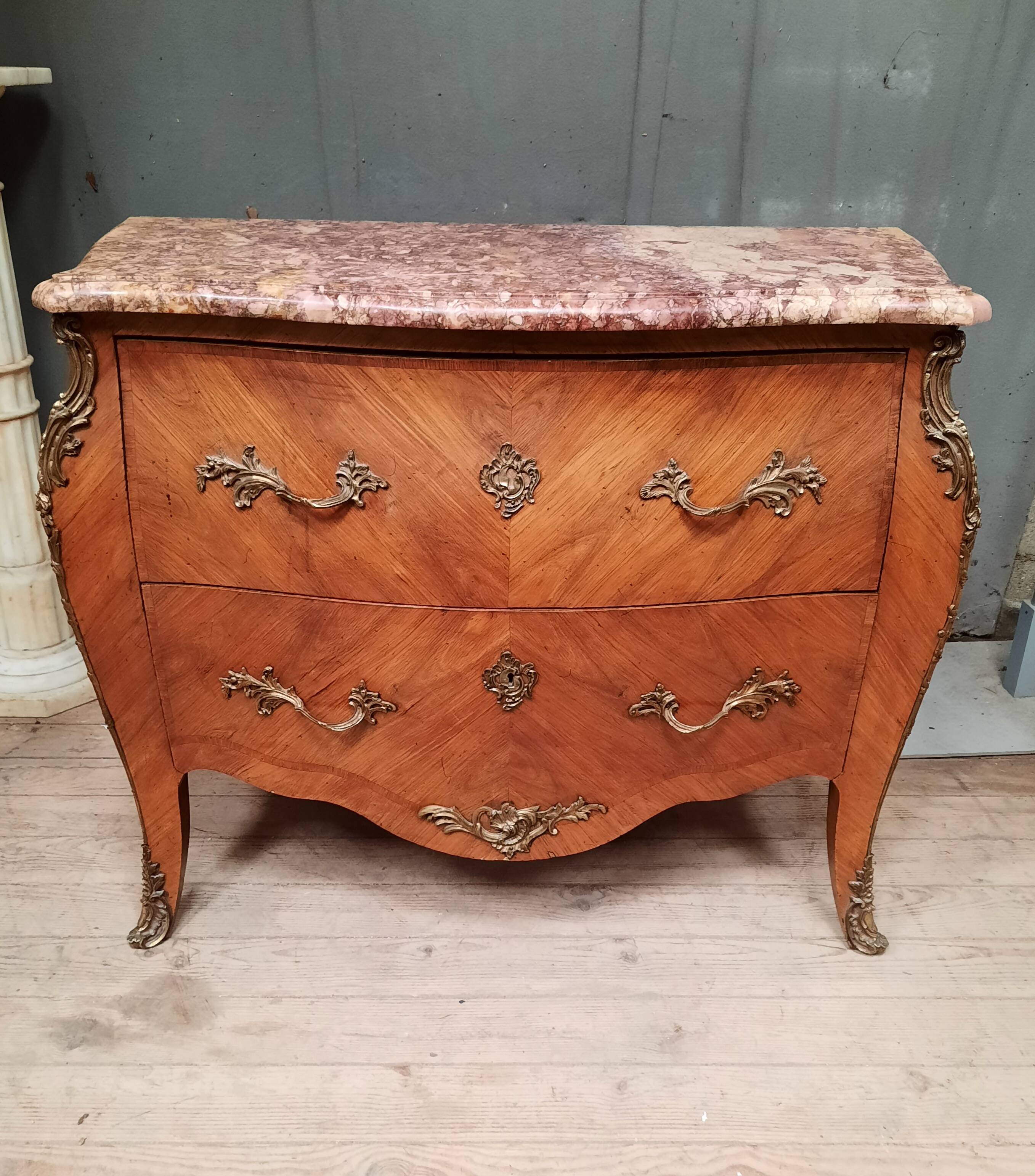 Louis XV style chest of drawers in veneer