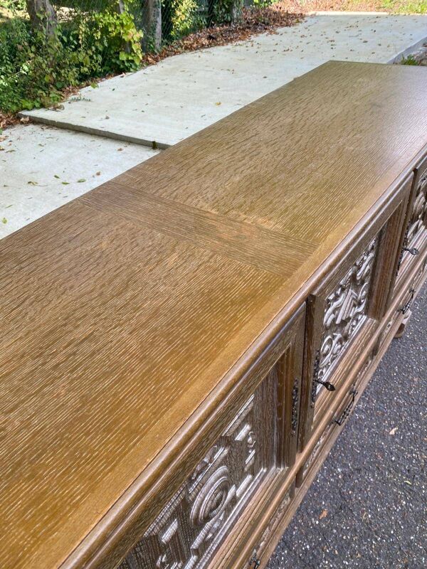 Enfilade en bois massif patinée renaissance espagnol