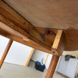 Scandinavian design extendable round table in teak, Danish manufacture.