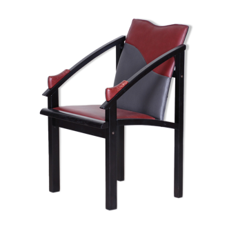 Fauteuil en cuir noir et rouge tchéquie, état d’origine des années 1970