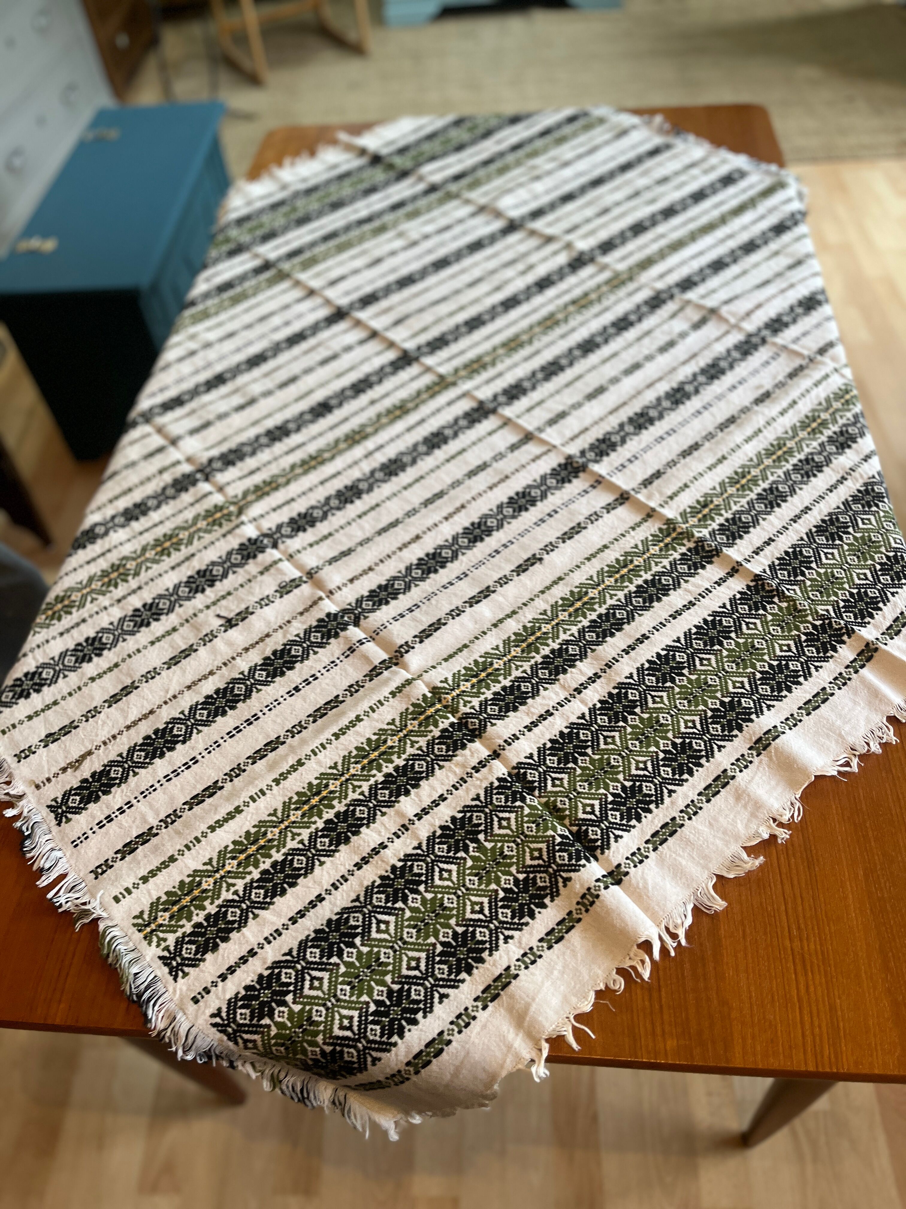 Table runner in cotton fiber