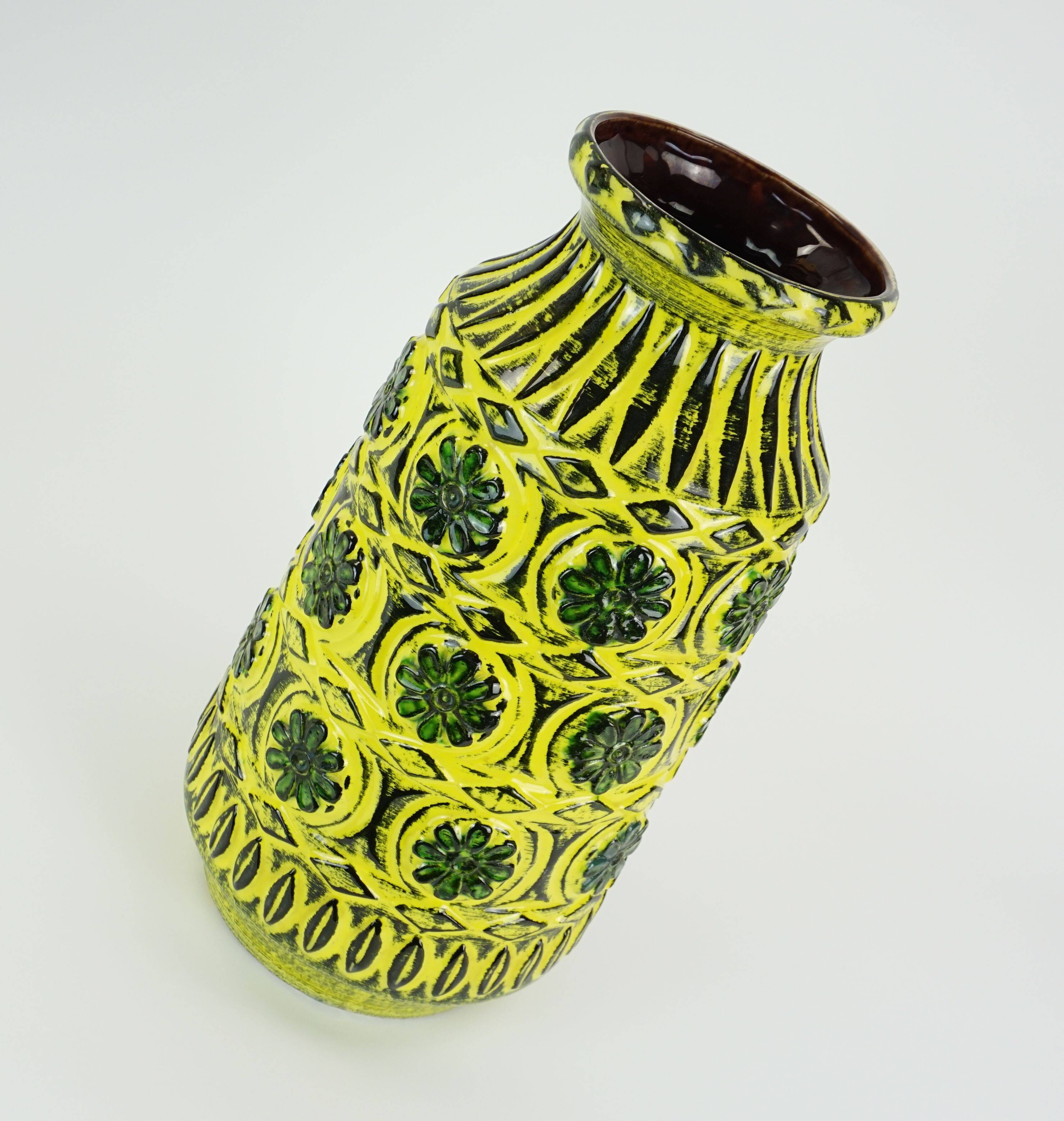 1960s bay keramik vase relief flower decor green yellow black model 76 40
