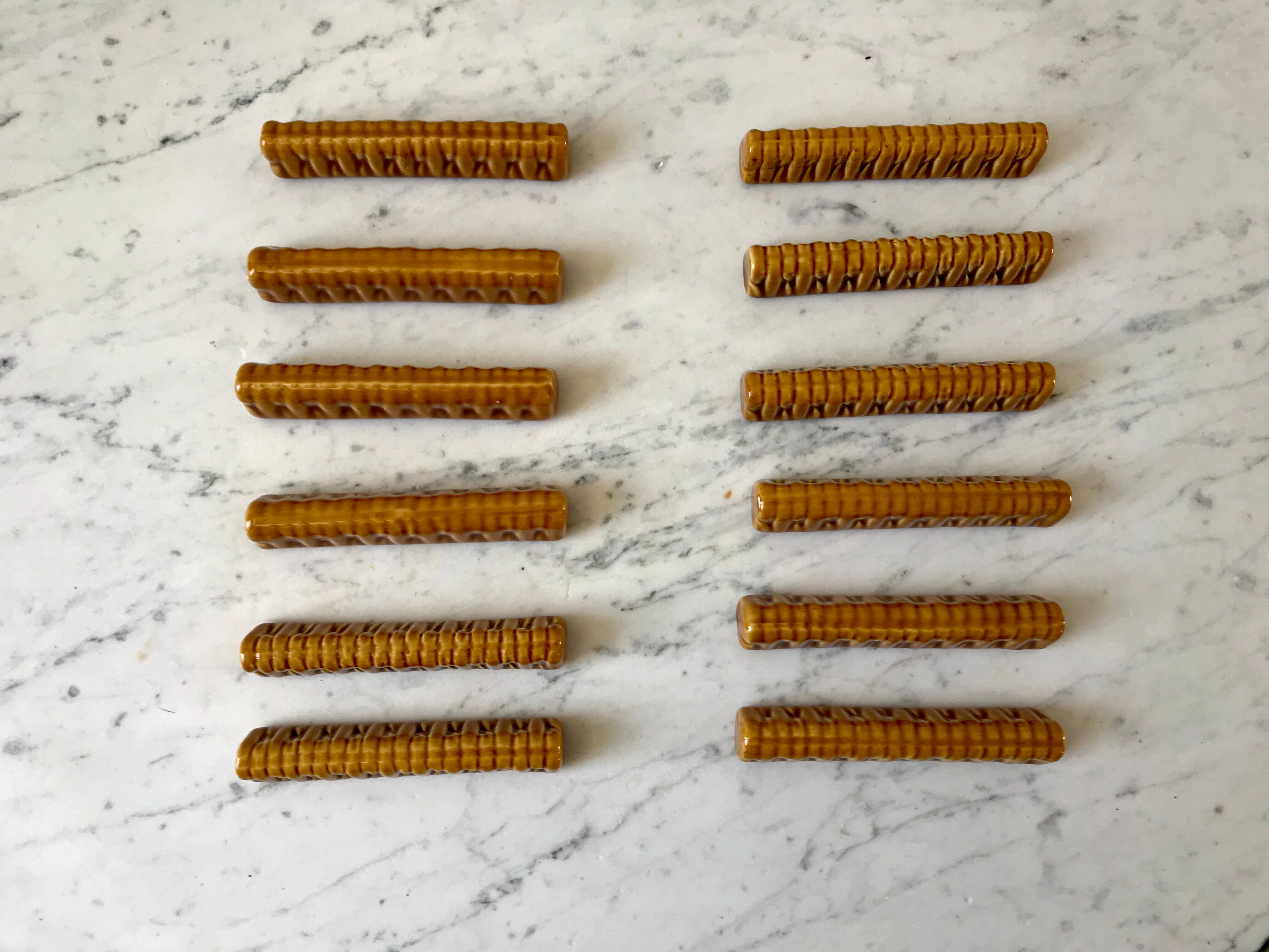 Set of 12 knife holders in rattan pattern rattan 50s