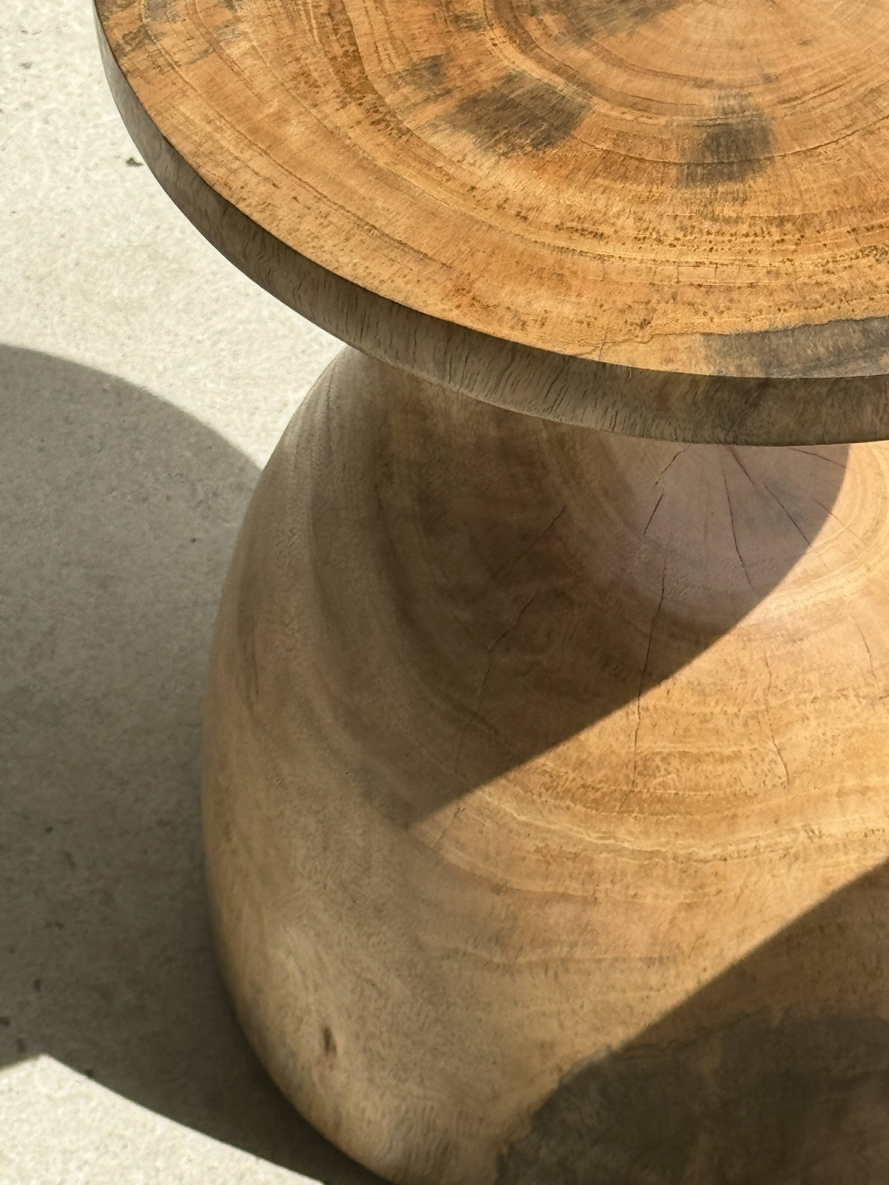 Solid wood side table (monoxyl) organic shape natural color