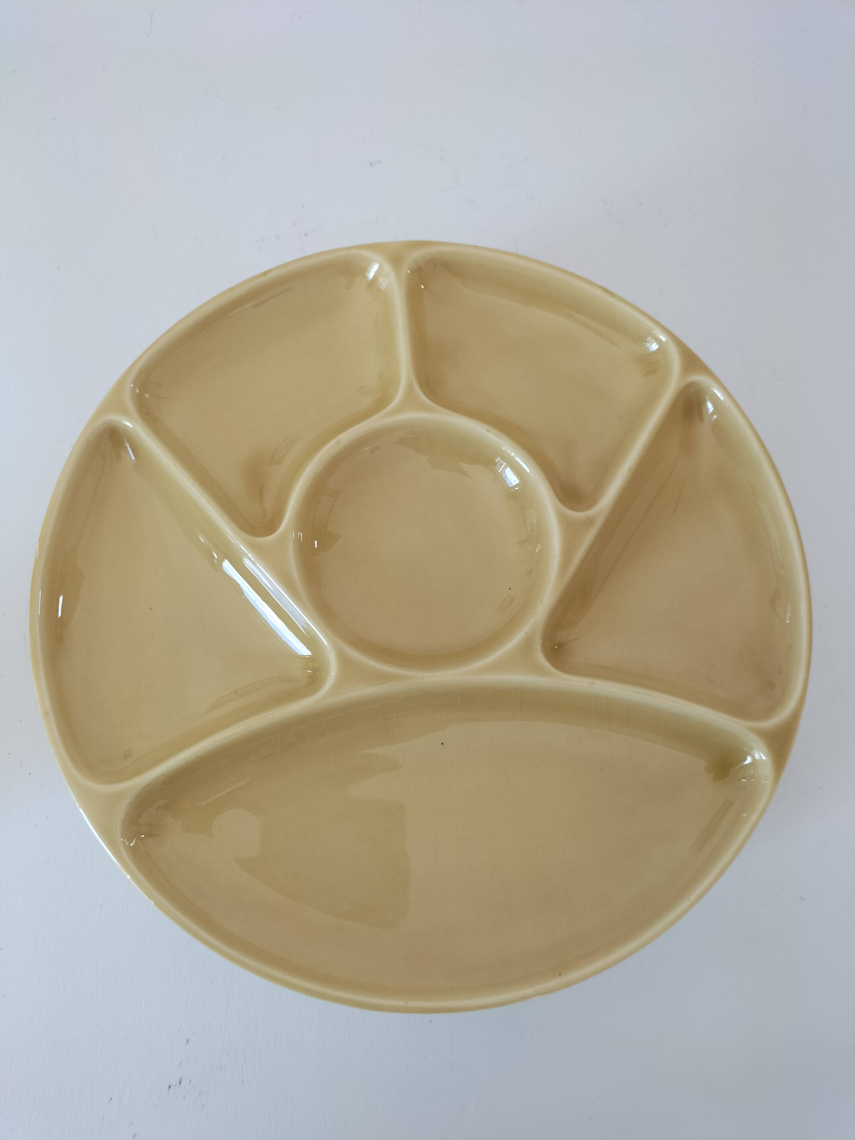 6 compartmentalized plates Gien France – butter yellow shade