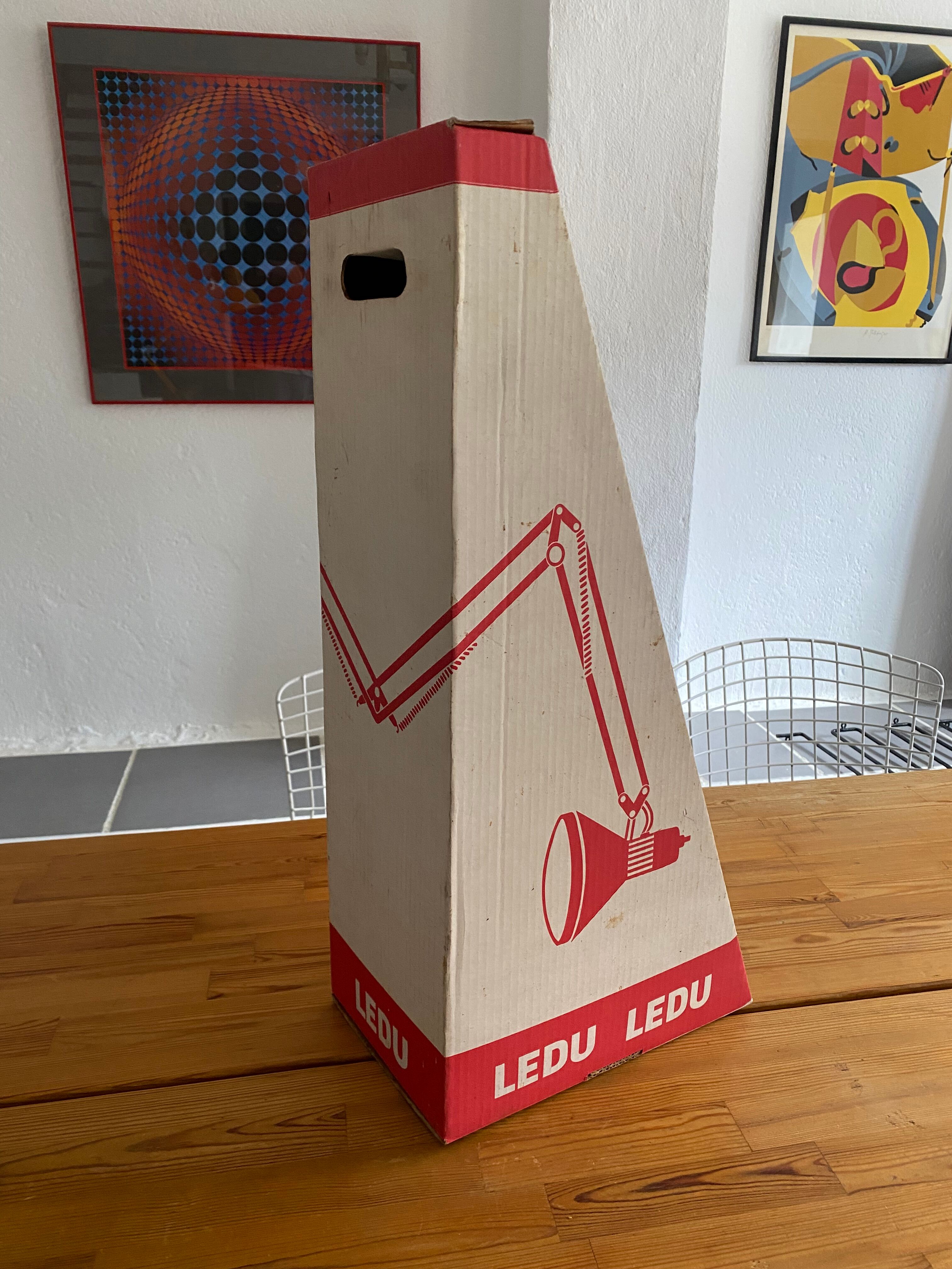 Lampe de bureau suédoise Ledu design