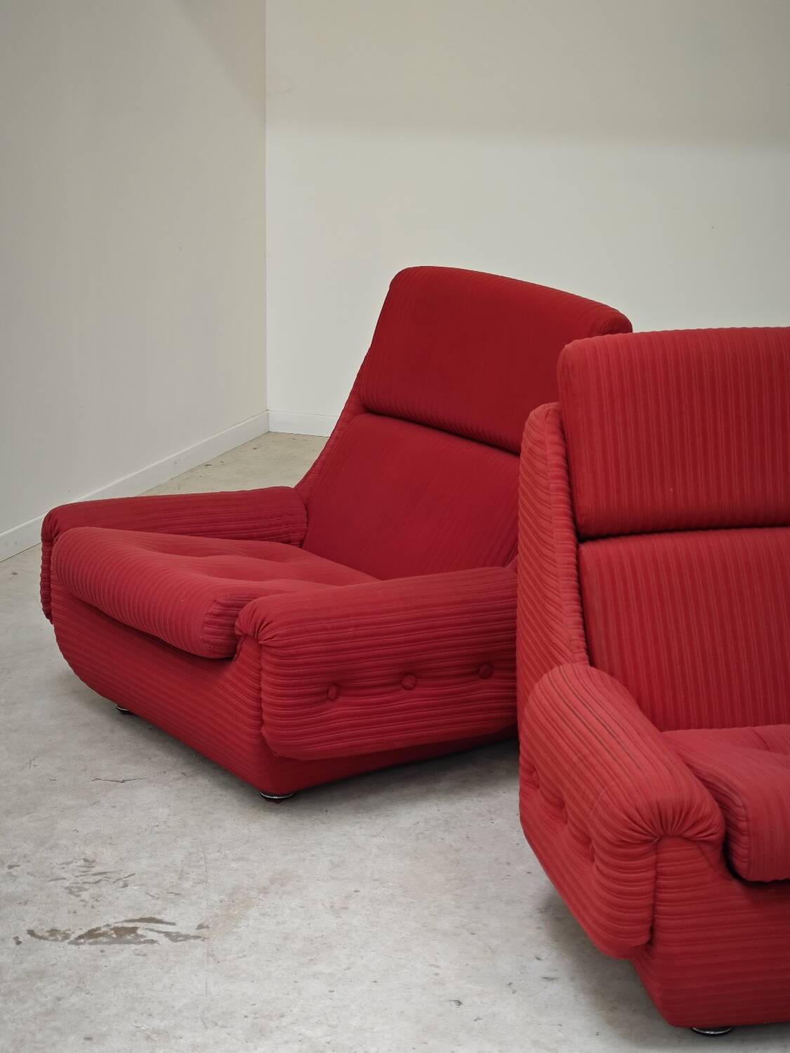 Paire de fauteuils rouge Atlantis Space Age République Tchèque 1970