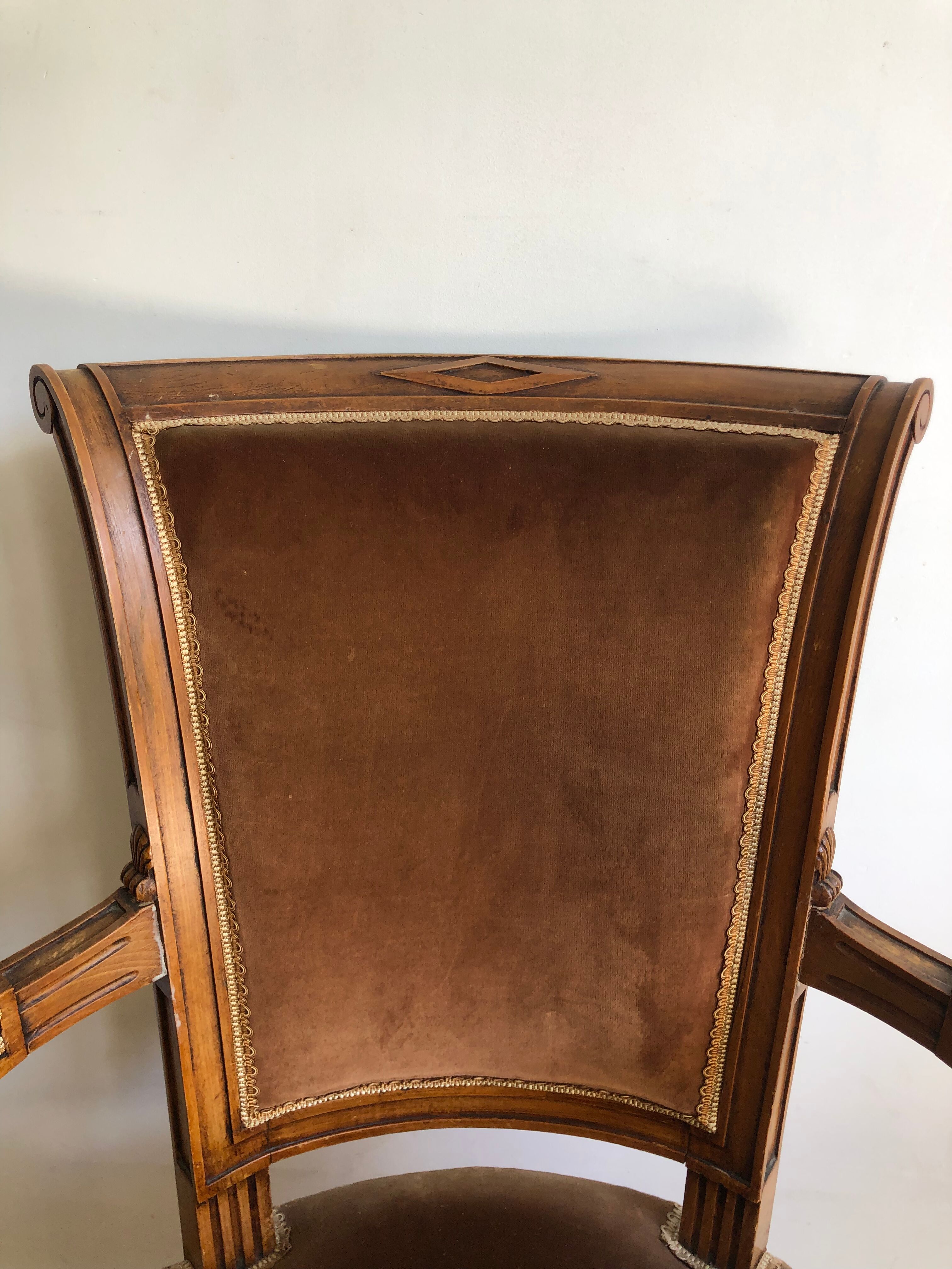 Fauteuil style directoire velours marron