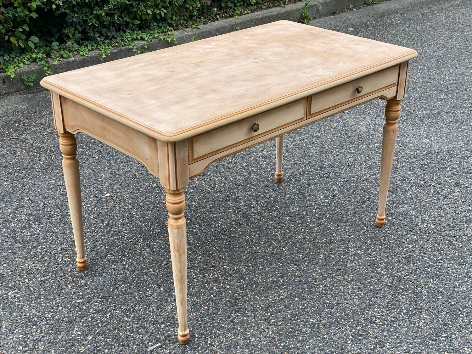 Louis XVI style presidential desk renovated in raw wood 120cm