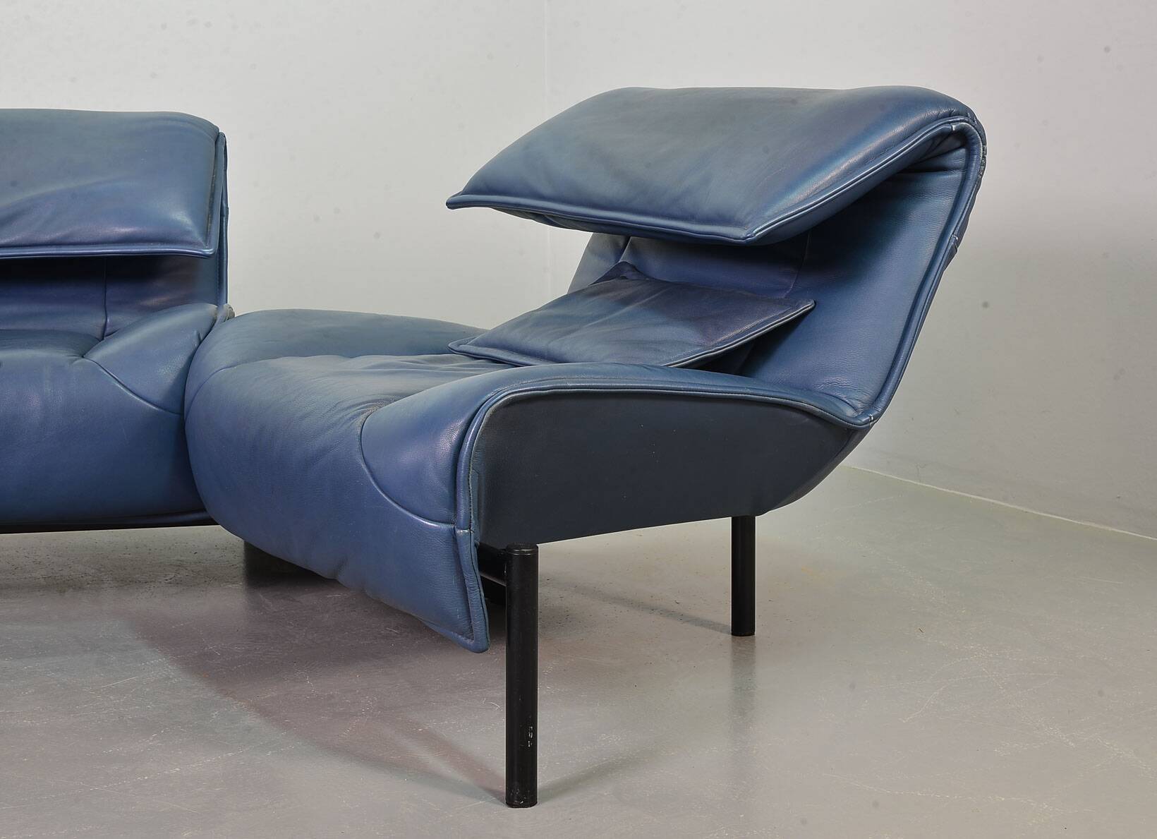 Vico Magistretti 3-Seat Flexible Cassina Blue Leather 'Veranda' Sofa, Italy