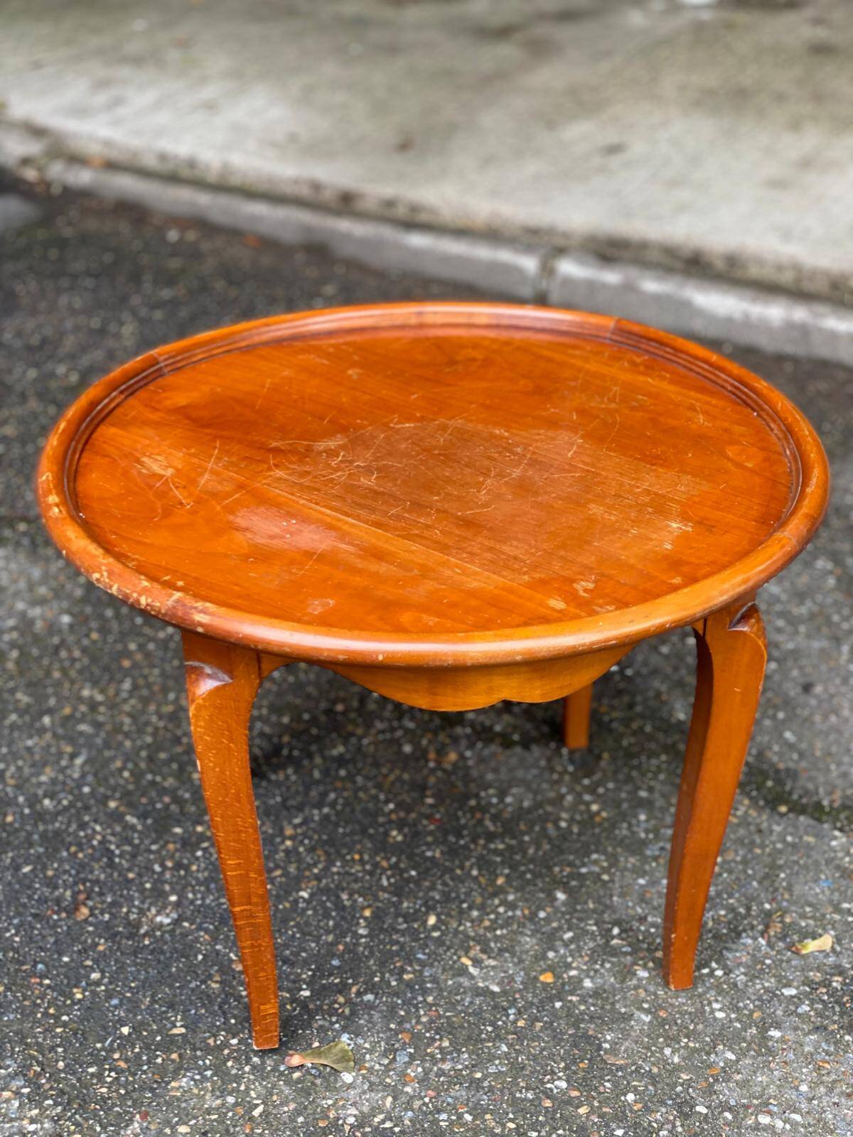 Louis XV round coffee table in solid wood