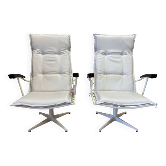 Duo de fauteuils métal et Bakélite design 1960.