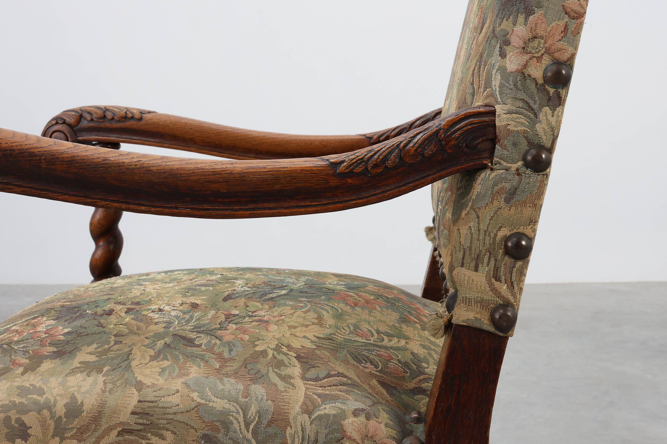 Antique armchair in walnut with tapestry upholstery, UK 17th century