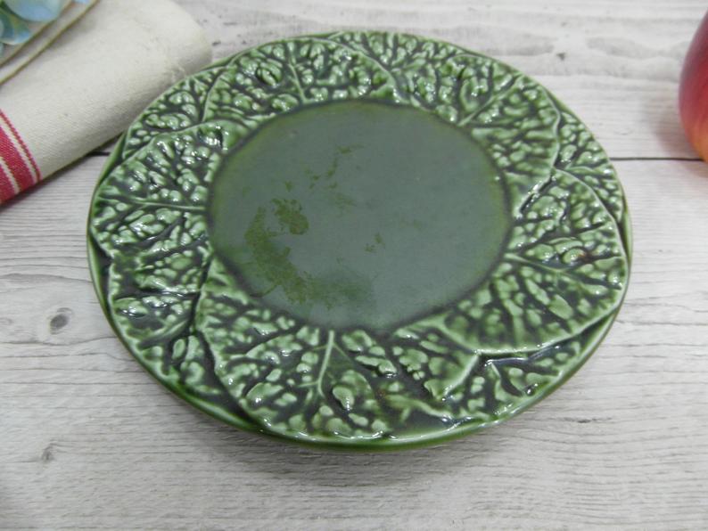 Bowl and plate in the shape of cabbage leaf, made in Portugal