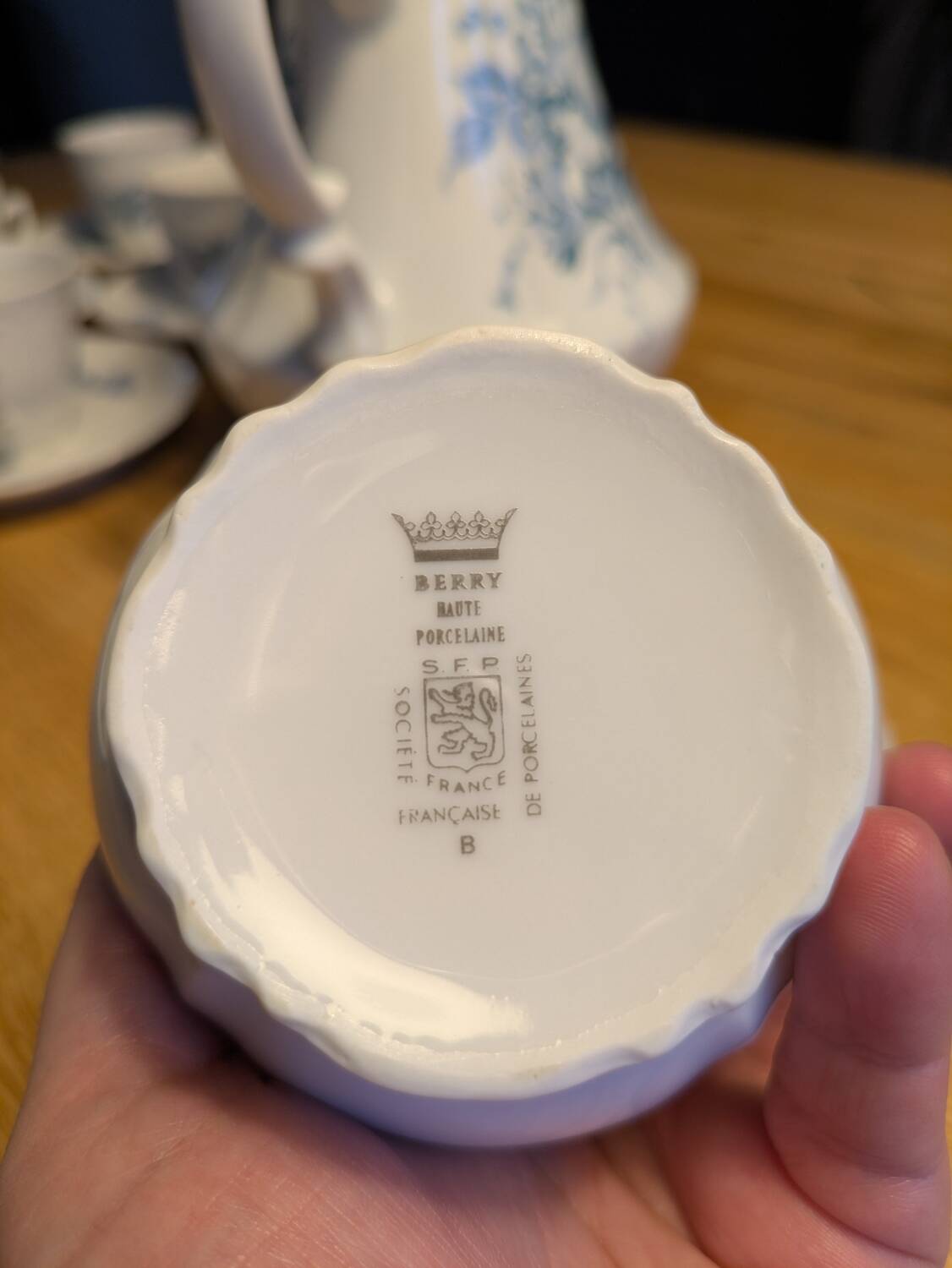 Berry porcelain tea/coffee service - S.F.P. - Blue floral decoration