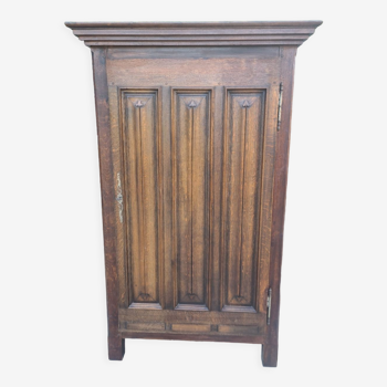 Oak cabinet in Louis XIII style