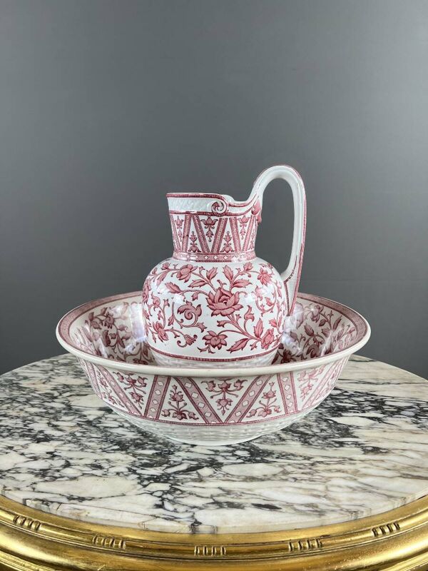 Nécessaire de toilette en faïence de Sarreguemines, Modèle Oriental, XIXe S