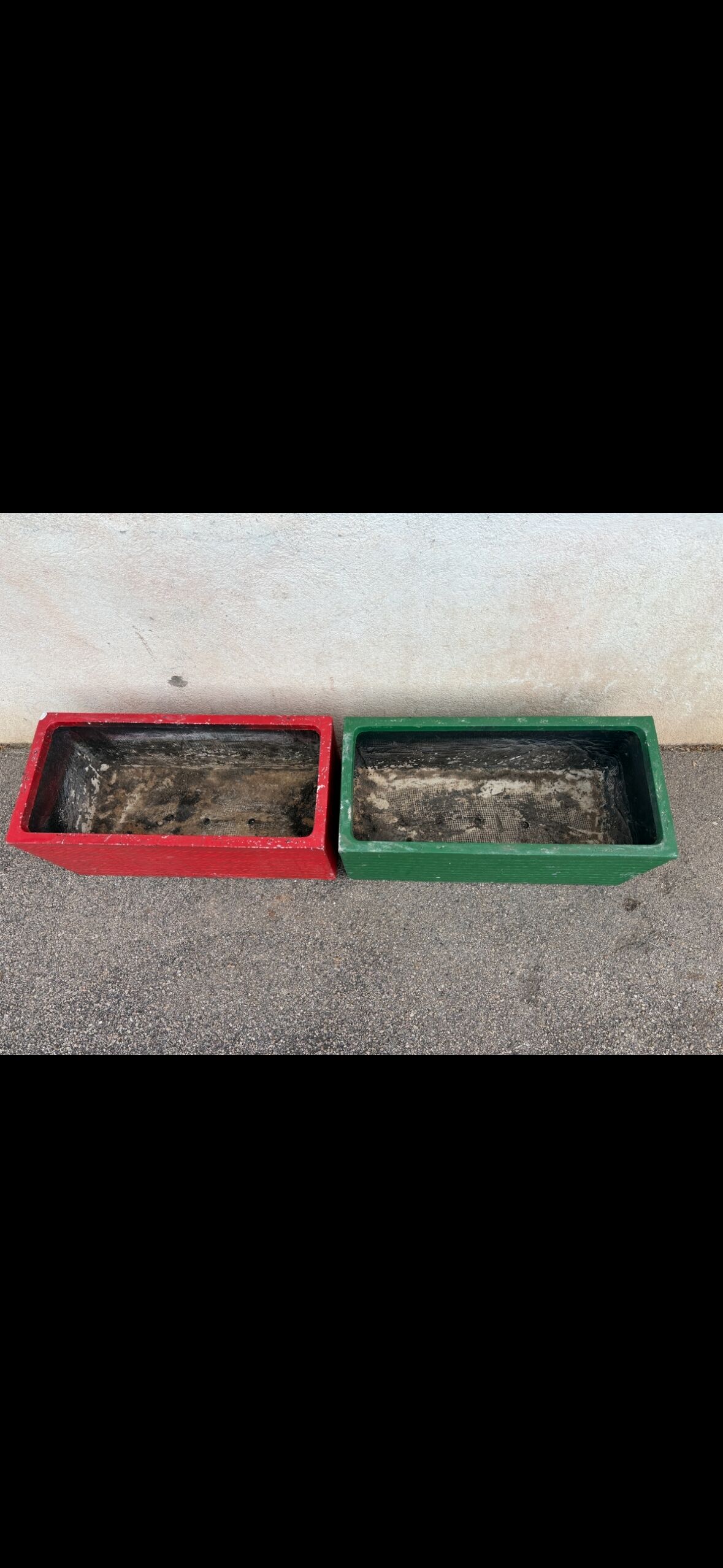2 red/green planters