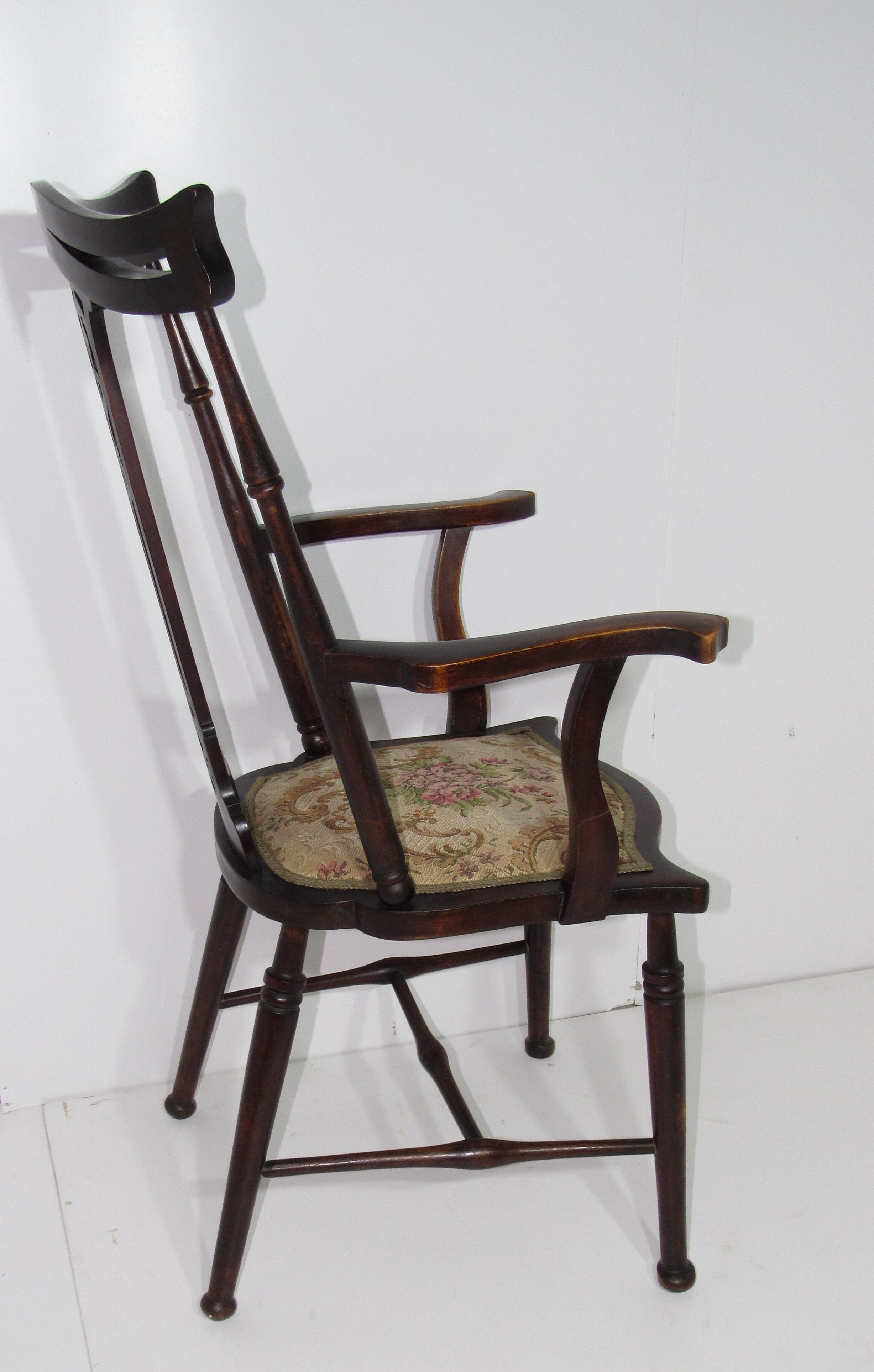 English-style armchair