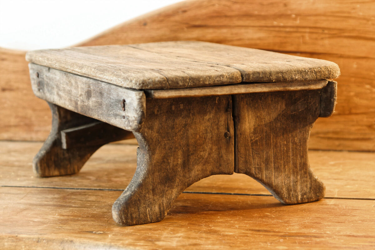 Walking foot in raw wood