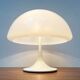Lampe de table italienne de style mid-century moderne de l'ère spatiale par Luigi Massoni pour Guzzini, années 1960.