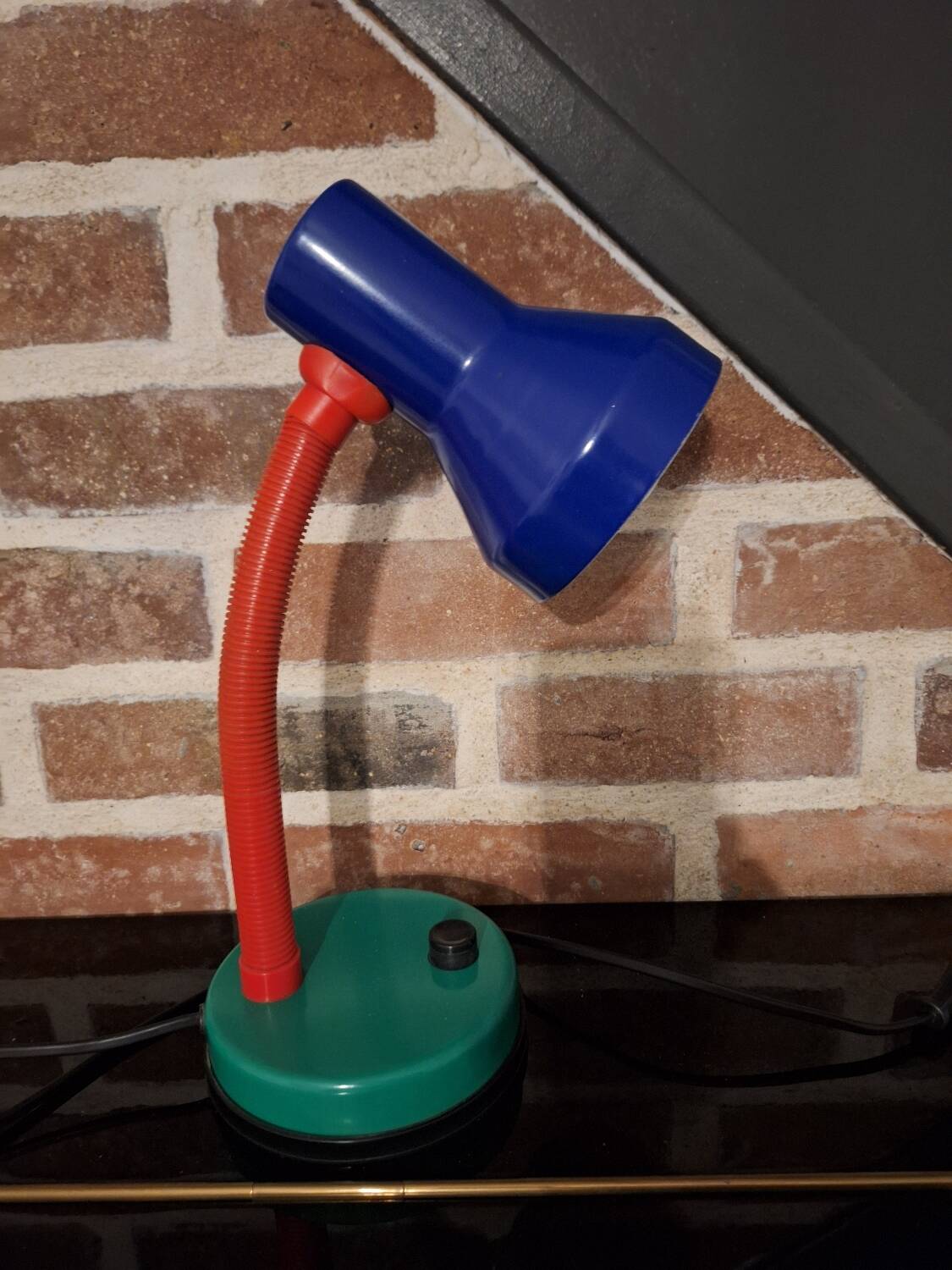 Memphis 80 style desk lamp