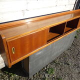 Cozy shelf 50s sliding doors