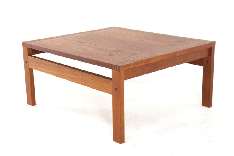 Table basse par Ole Gjerløv-Knudsen et Torben Lind pour France & Son