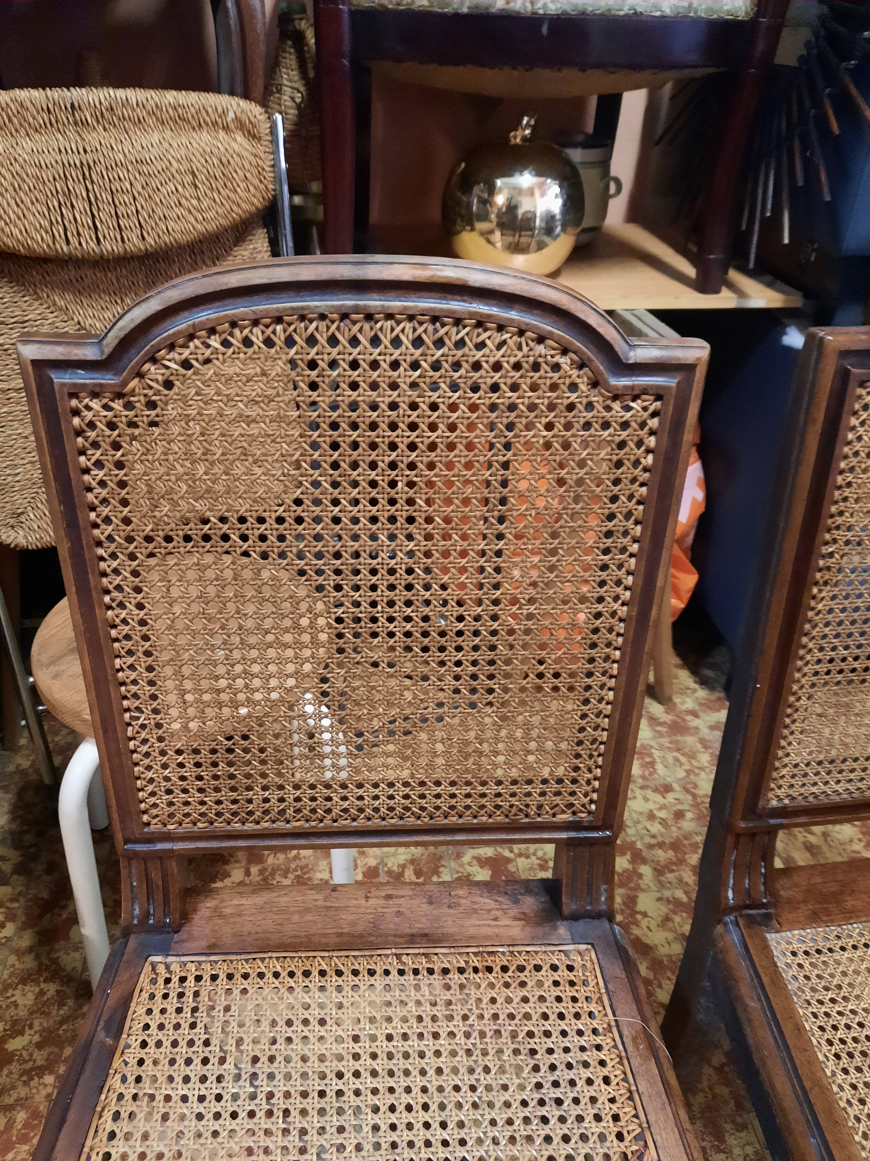 Paire de chaises de style Louis XVI