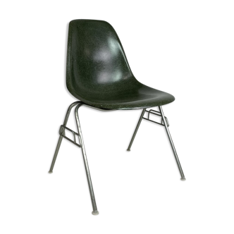 DSS chair by Charles and Ray Eames edited by Herman Miller