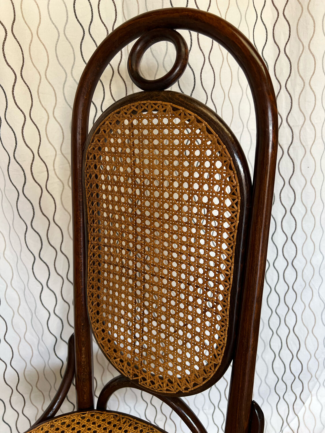 Chaise Thonet n*17 en bois courbé et cannage