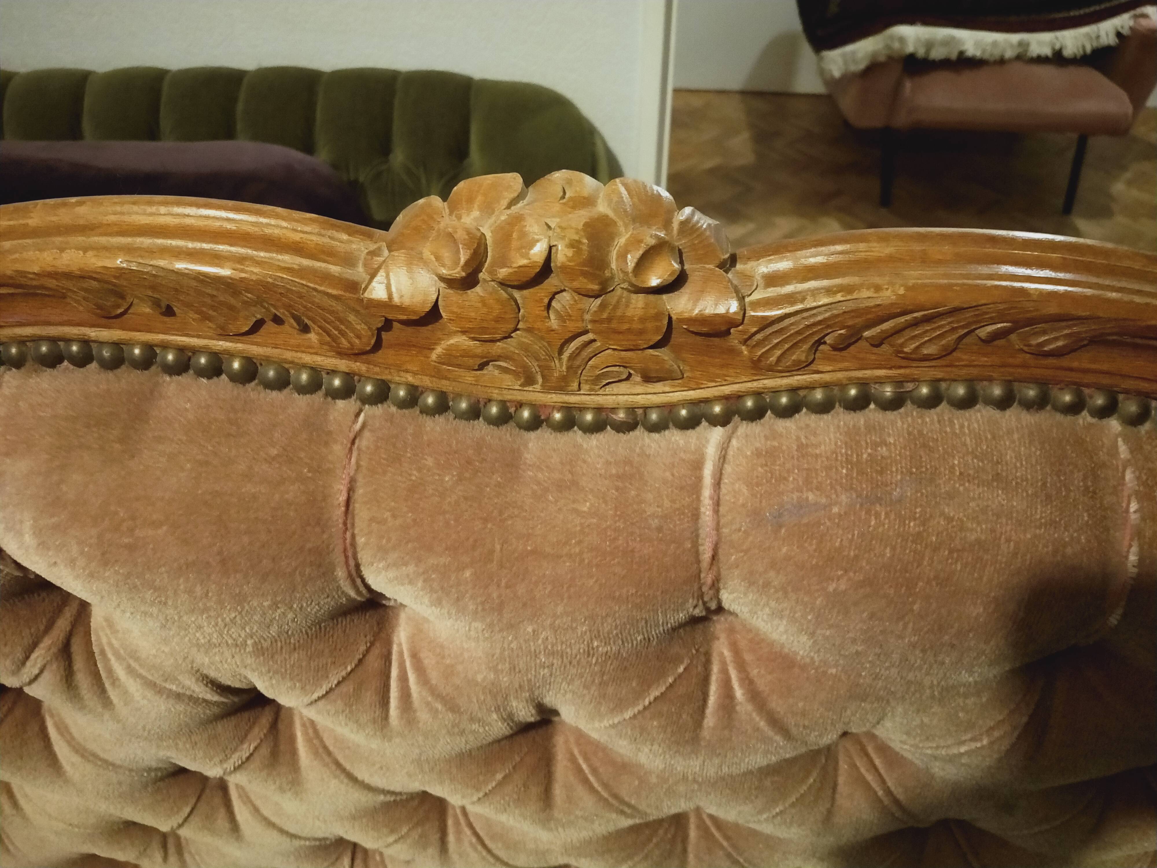 Pink velvet padded basket bed