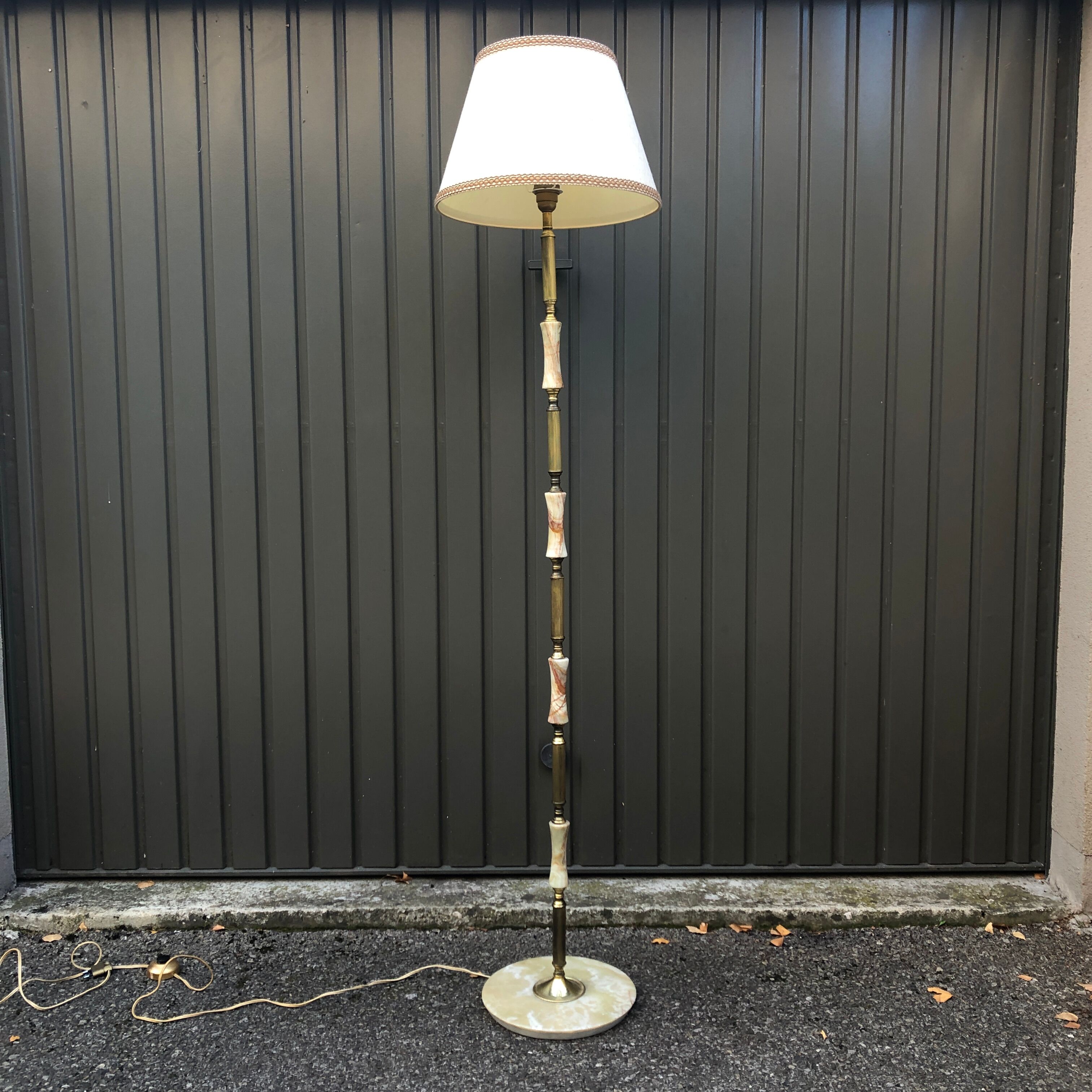 Floor lamp