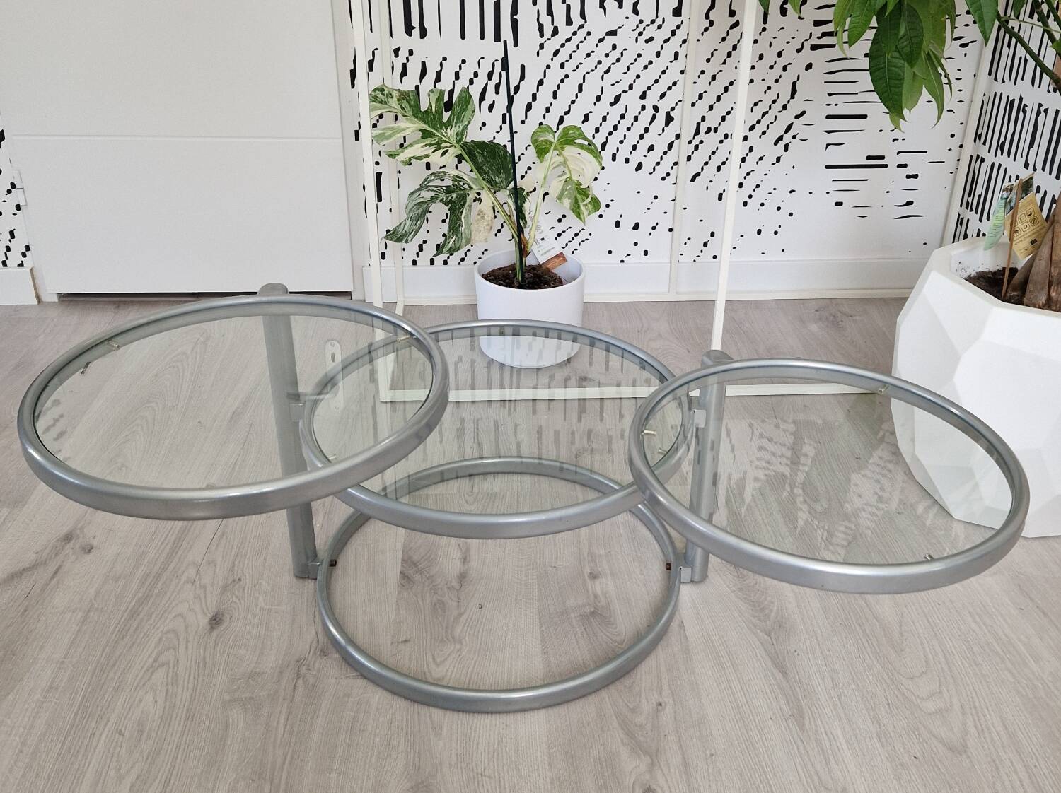 Round coffee table 1970
