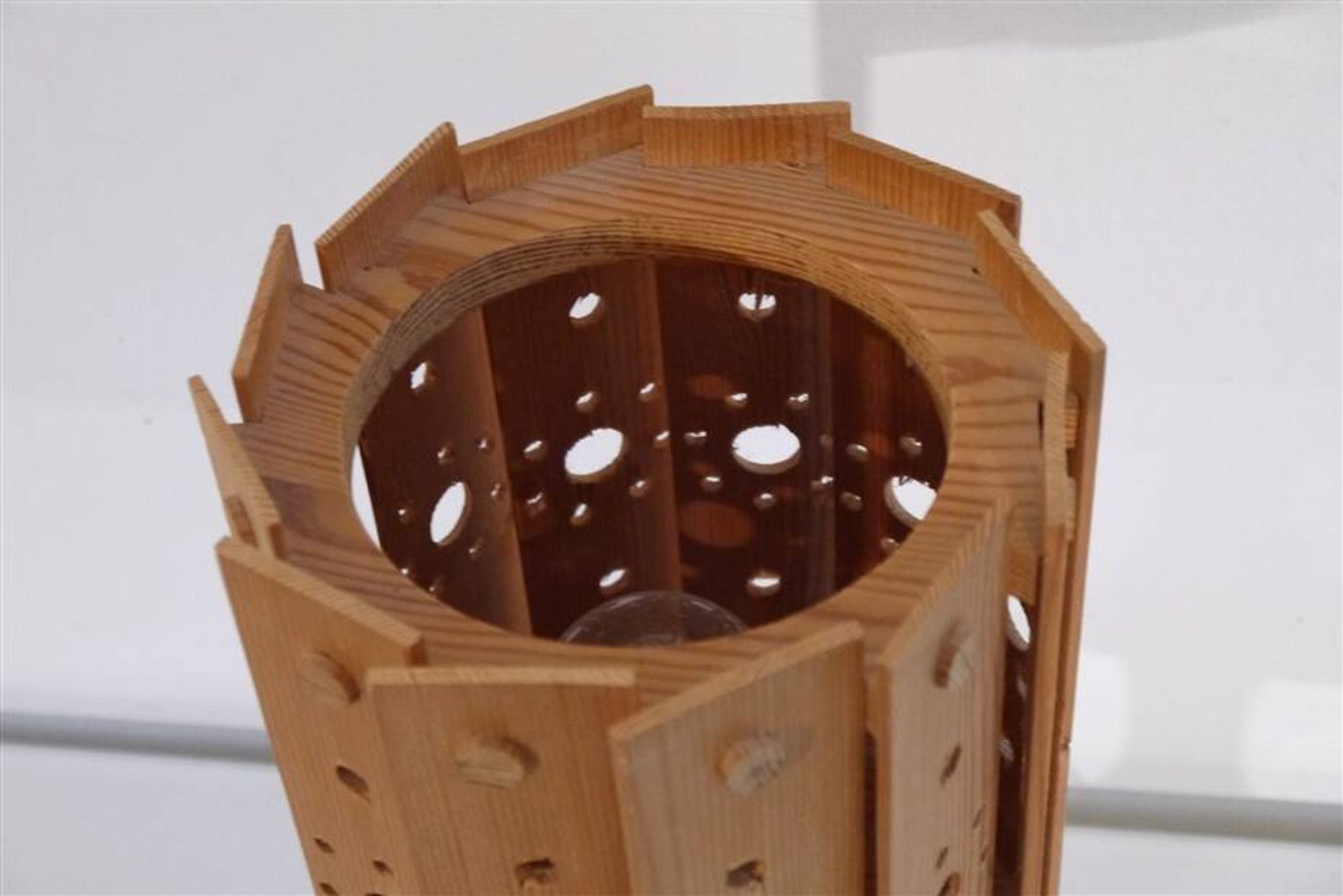 Lampe vintage scandinave en bois 1970