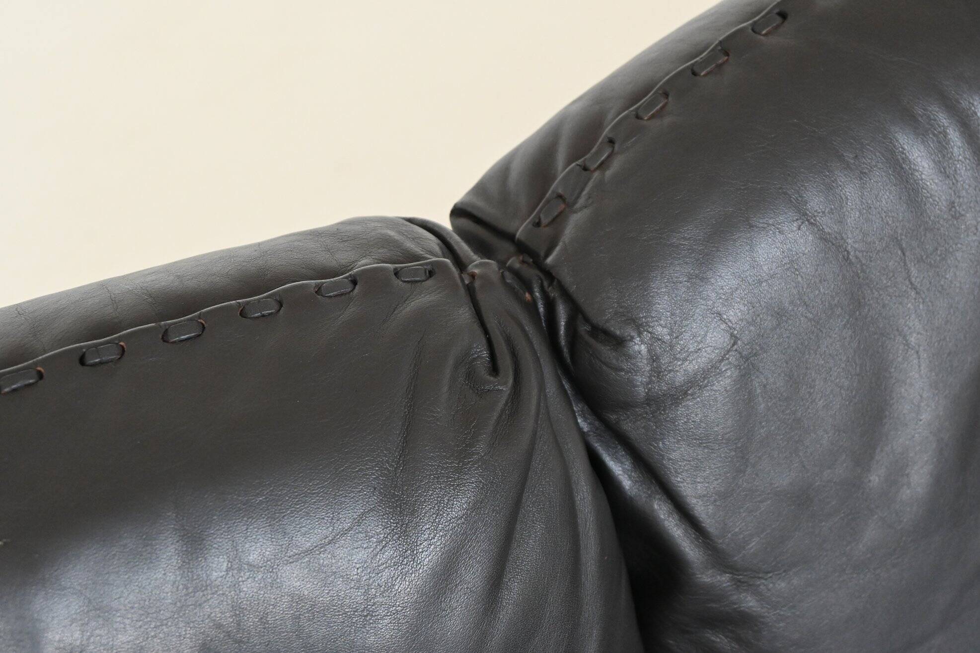 De Sede model DS-31 three-seat sofa black leather Switzerland 1970