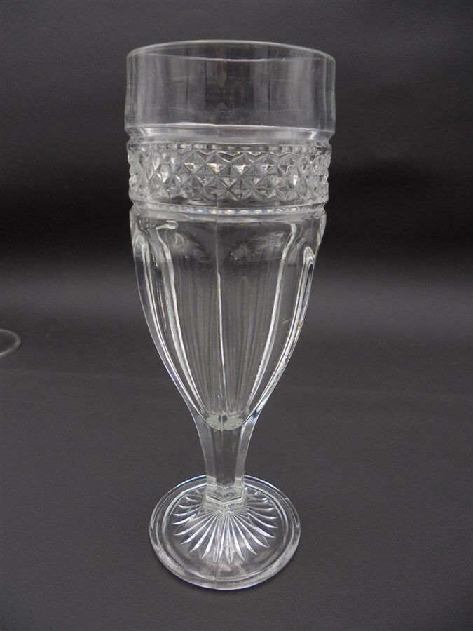 Lot of 6 mismatched champagne flutes