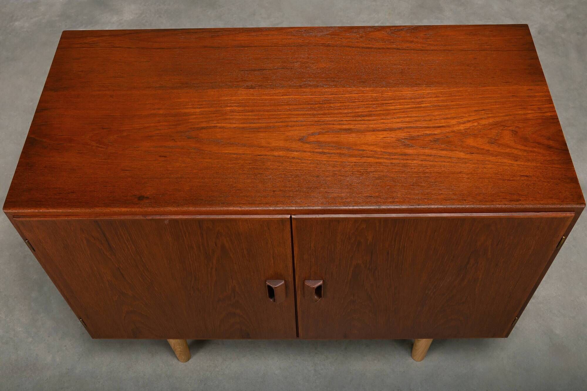 Børge Mogensen Cabinet or small Sideboard in teak and oak, Søborg Møbler
