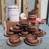 8 cups and saucers Digoin