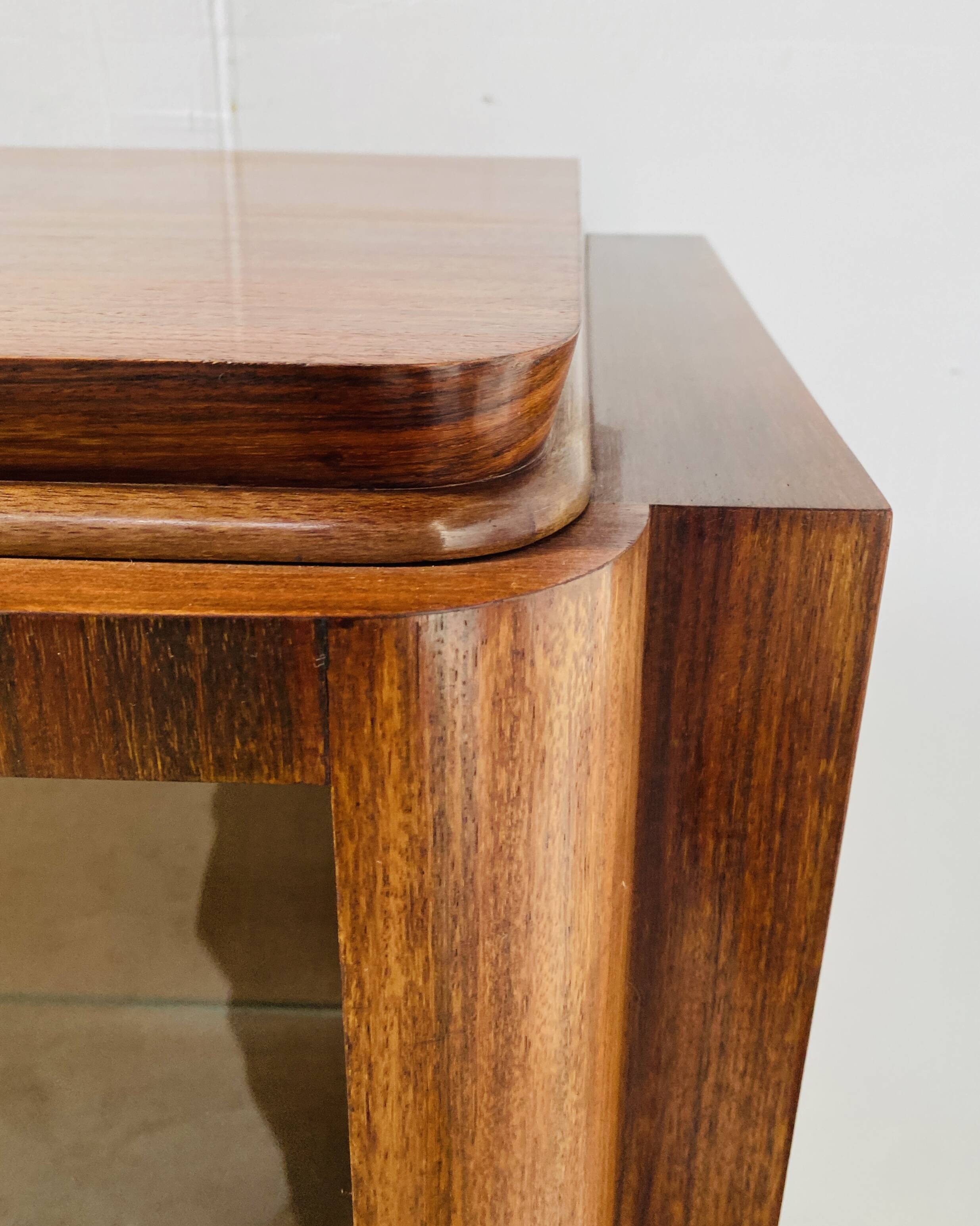 Art Deco display case in mahogany and veneer, 20th century