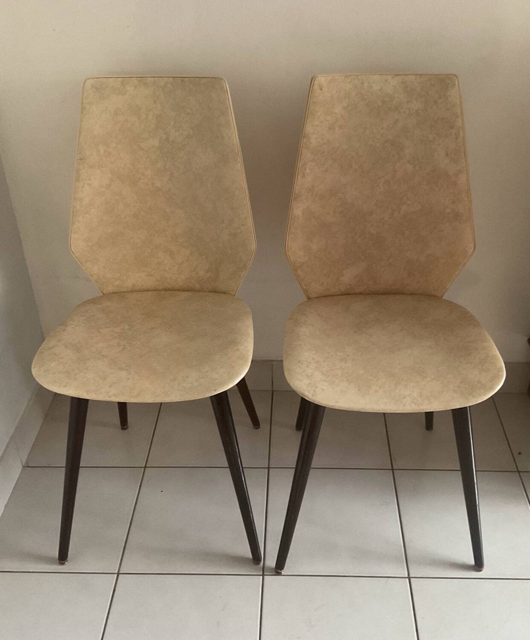 Lot de deux chaises années 60/70