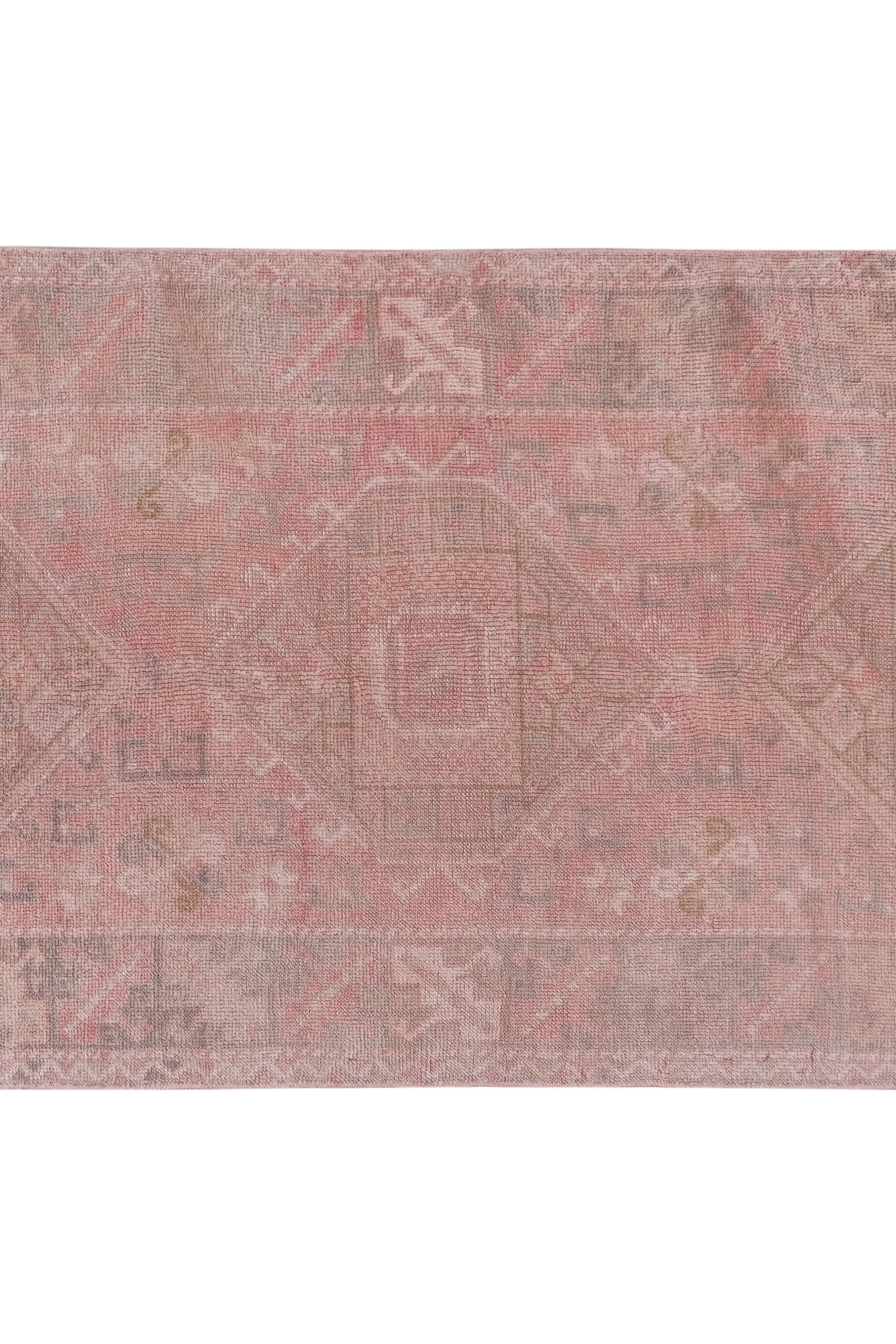 Vintage Turkish rug from Oushak, handwoven 120x187 cm