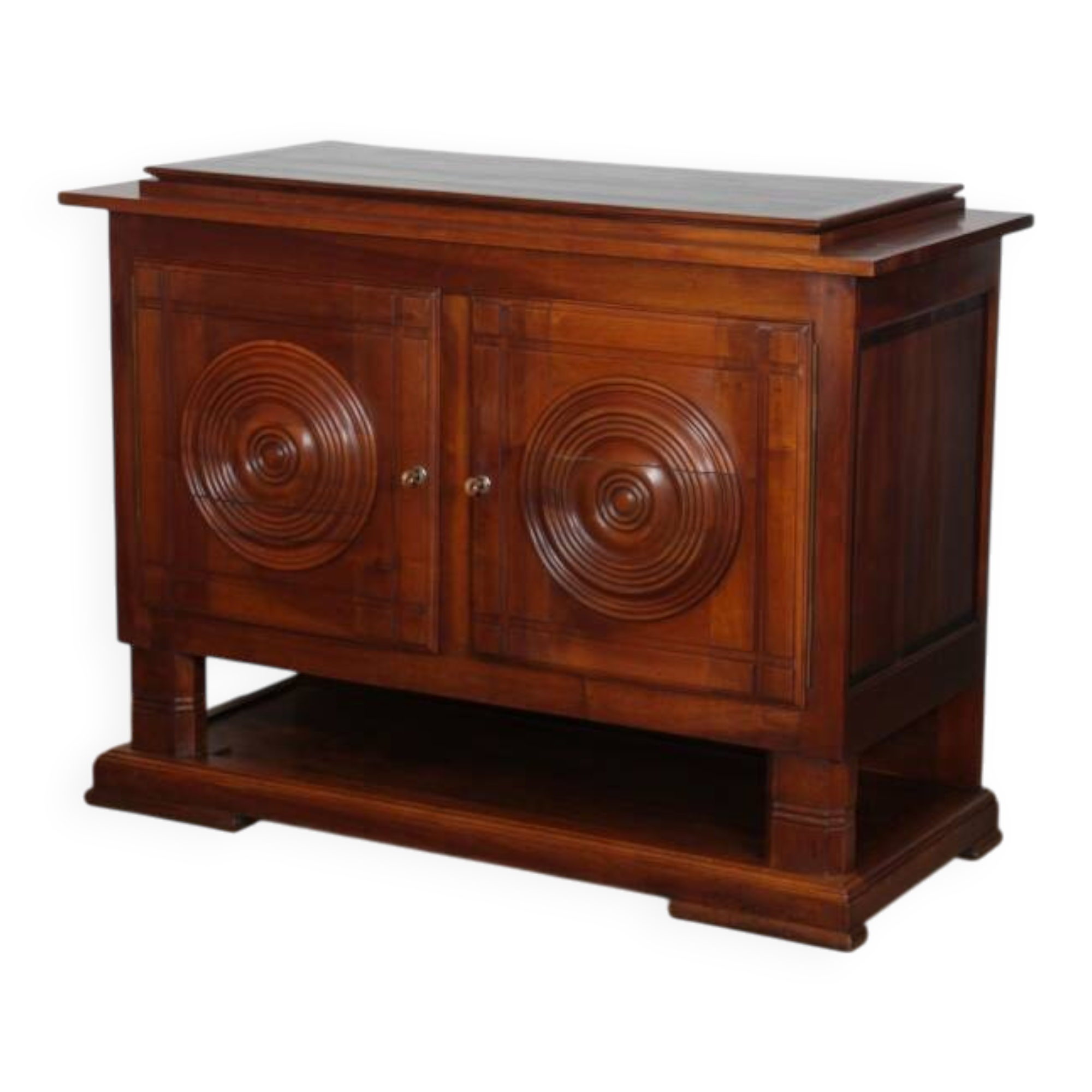 Buffet en noyer dans le goût de Charles Dudouyt, 1940